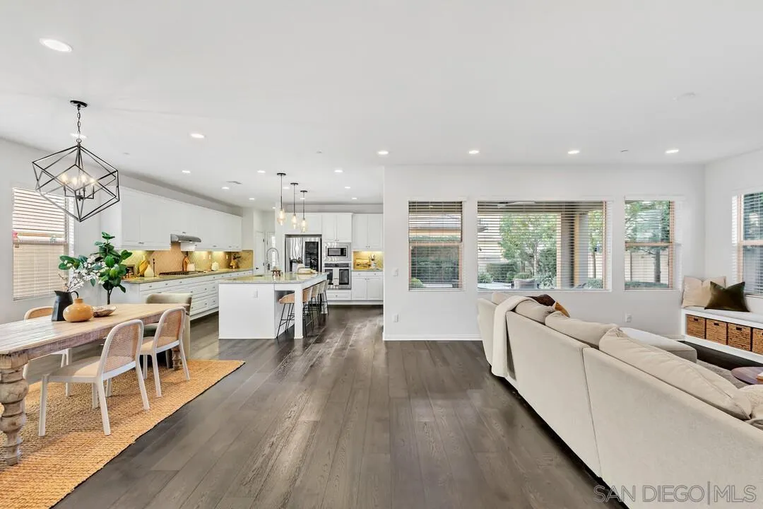 https://cdn.realtyfeed.com/cdn/127/2600777/94a806f466e6d85f38cf175626589296.webp
