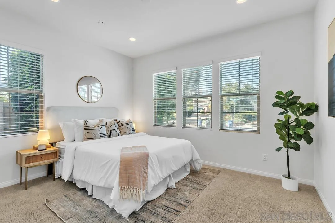 https://cdn.realtyfeed.com/cdn/127/2600777/c18fd4a223bb1416502fe1888e3890f5.webp