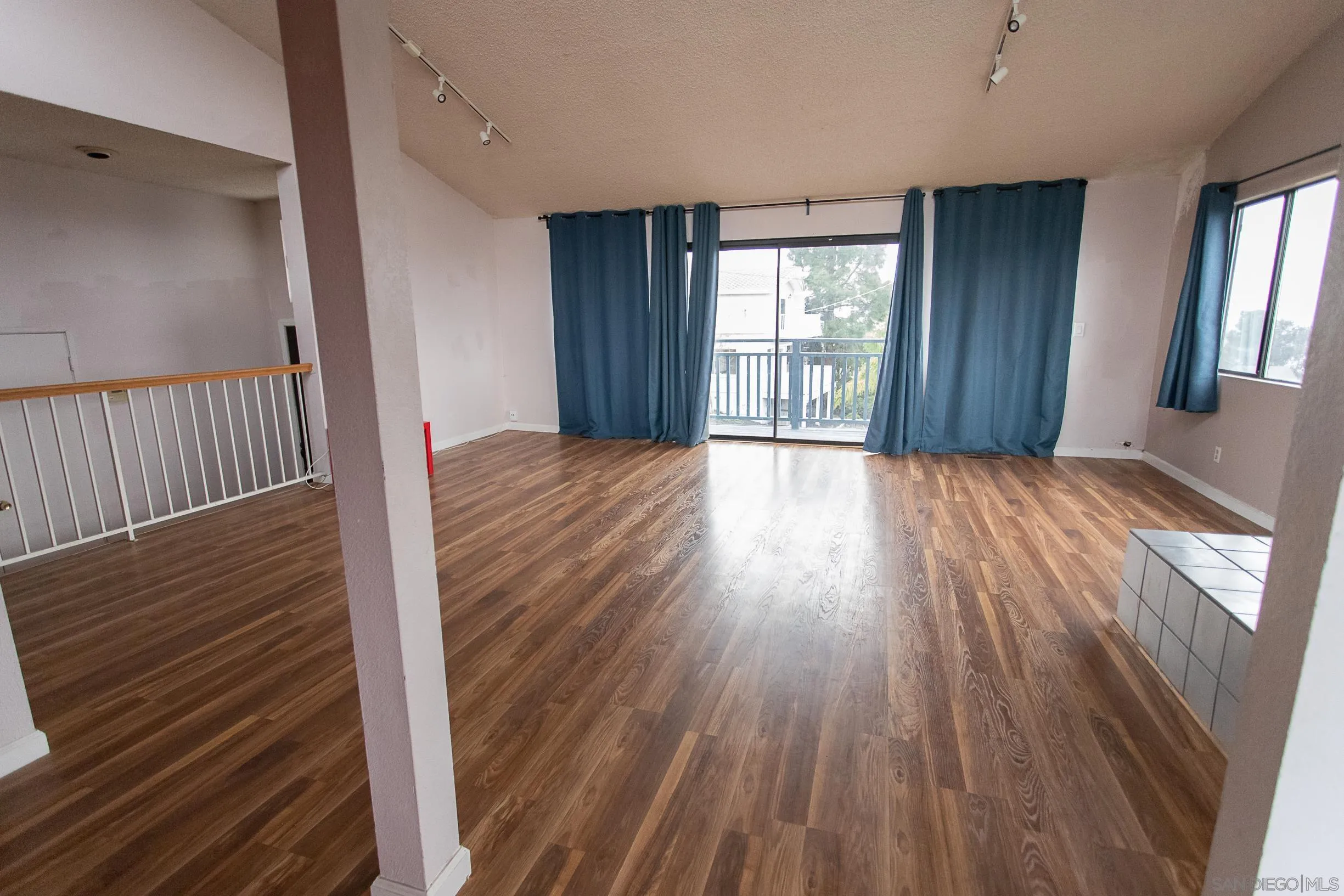 https://cdn.realtyfeed.com/cdn/127/2600782/f4514e15a1ad154177fd819568b0535a.webp