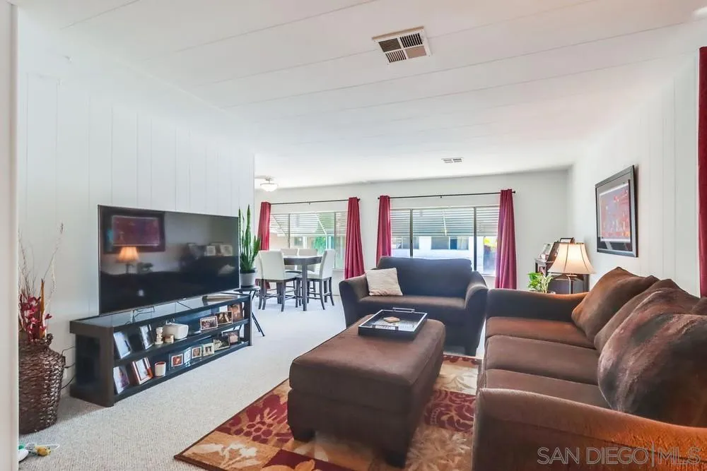 https://cdn.realtyfeed.com/cdn/127/2600789/0edf880a8a320c4a17242c123918ae28.webp