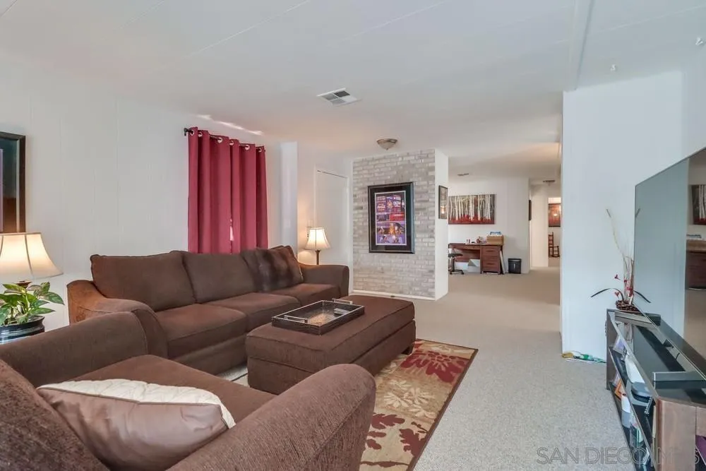https://cdn.realtyfeed.com/cdn/127/2600789/9387e2759ac7662f0e5139f4769c9fda.webp