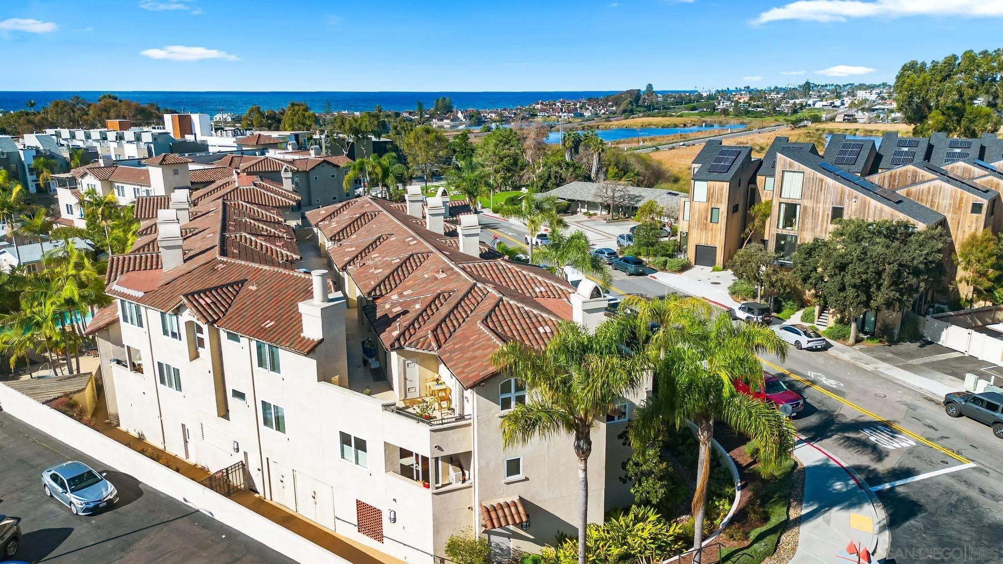 https://cdn.realtyfeed.com/cdn/127/2600796/971429e767b8ce1a071cf3d765d92c13.webp