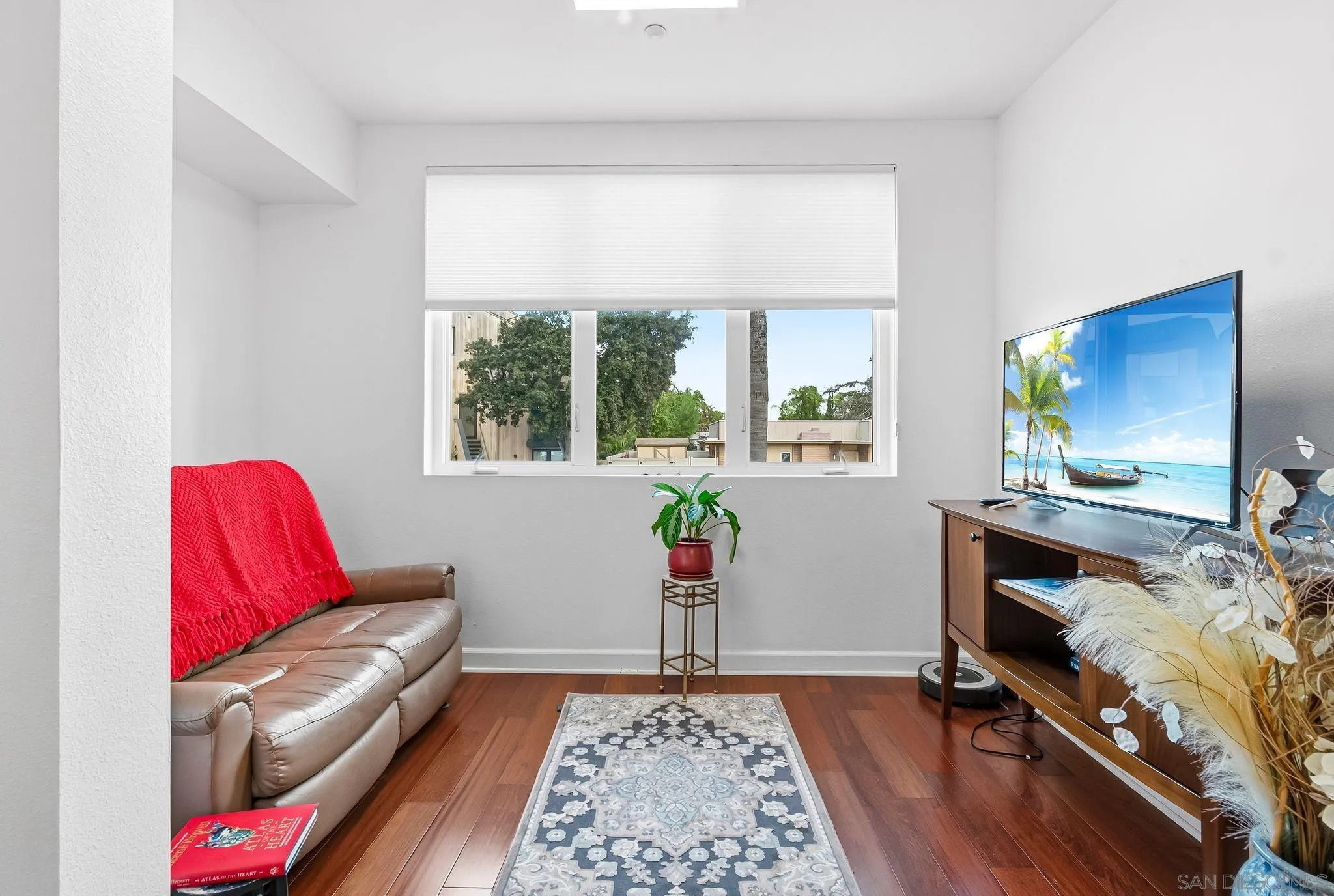 https://cdn.realtyfeed.com/cdn/127/2600796/dfc3625e981760edceee18a50c543101.webp