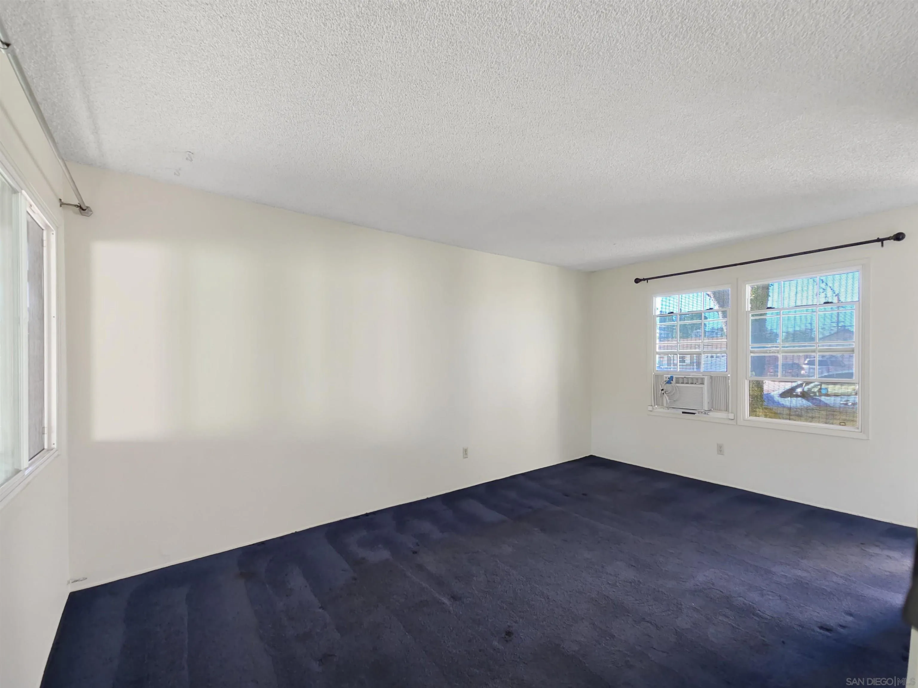 https://cdn.realtyfeed.com/cdn/127/2600798/53cf9a4f681ed3ec22727580a711c2a5.webp