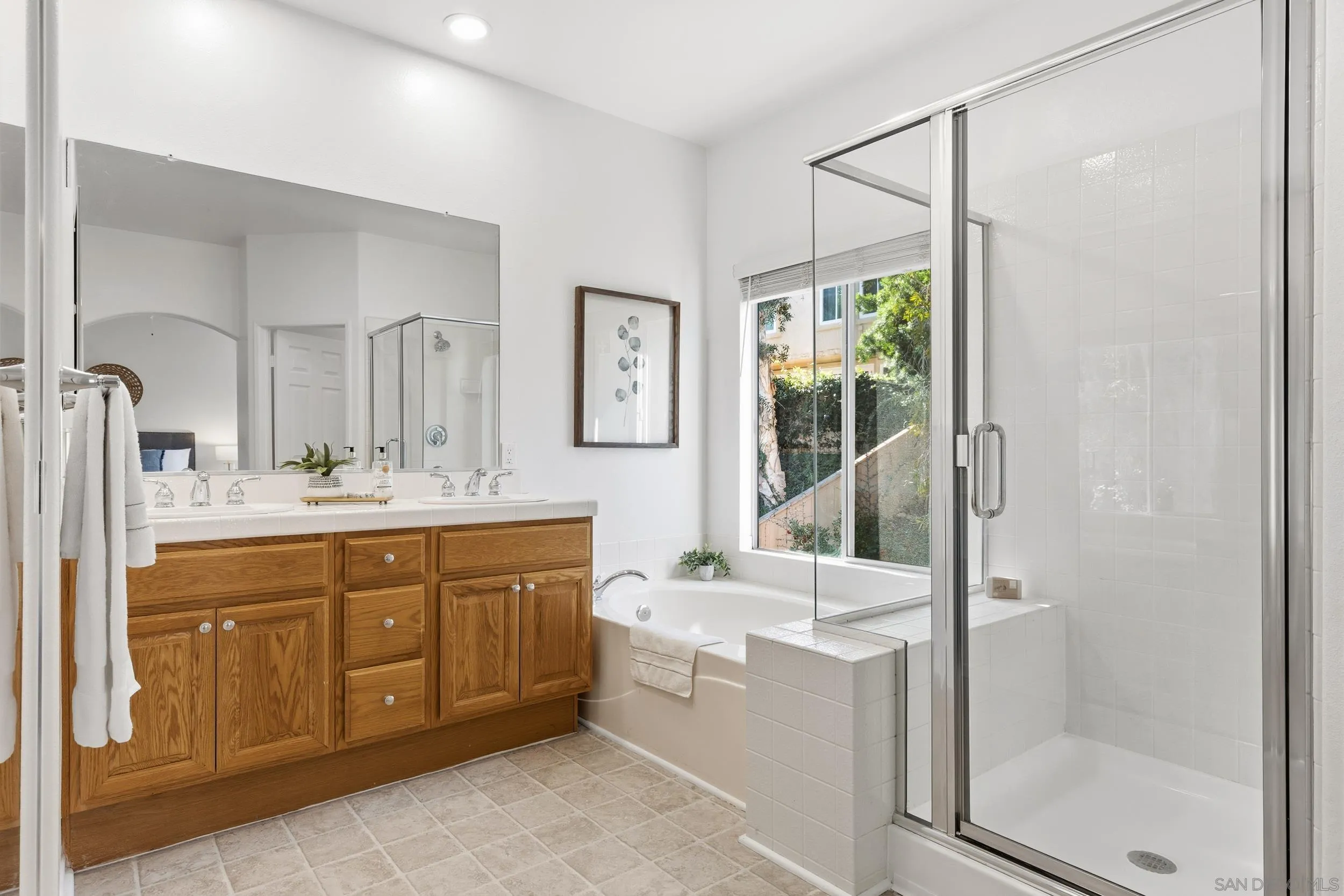 https://cdn.realtyfeed.com/cdn/127/2600805/6e0e68092fcfc53da294469360d94781.webp