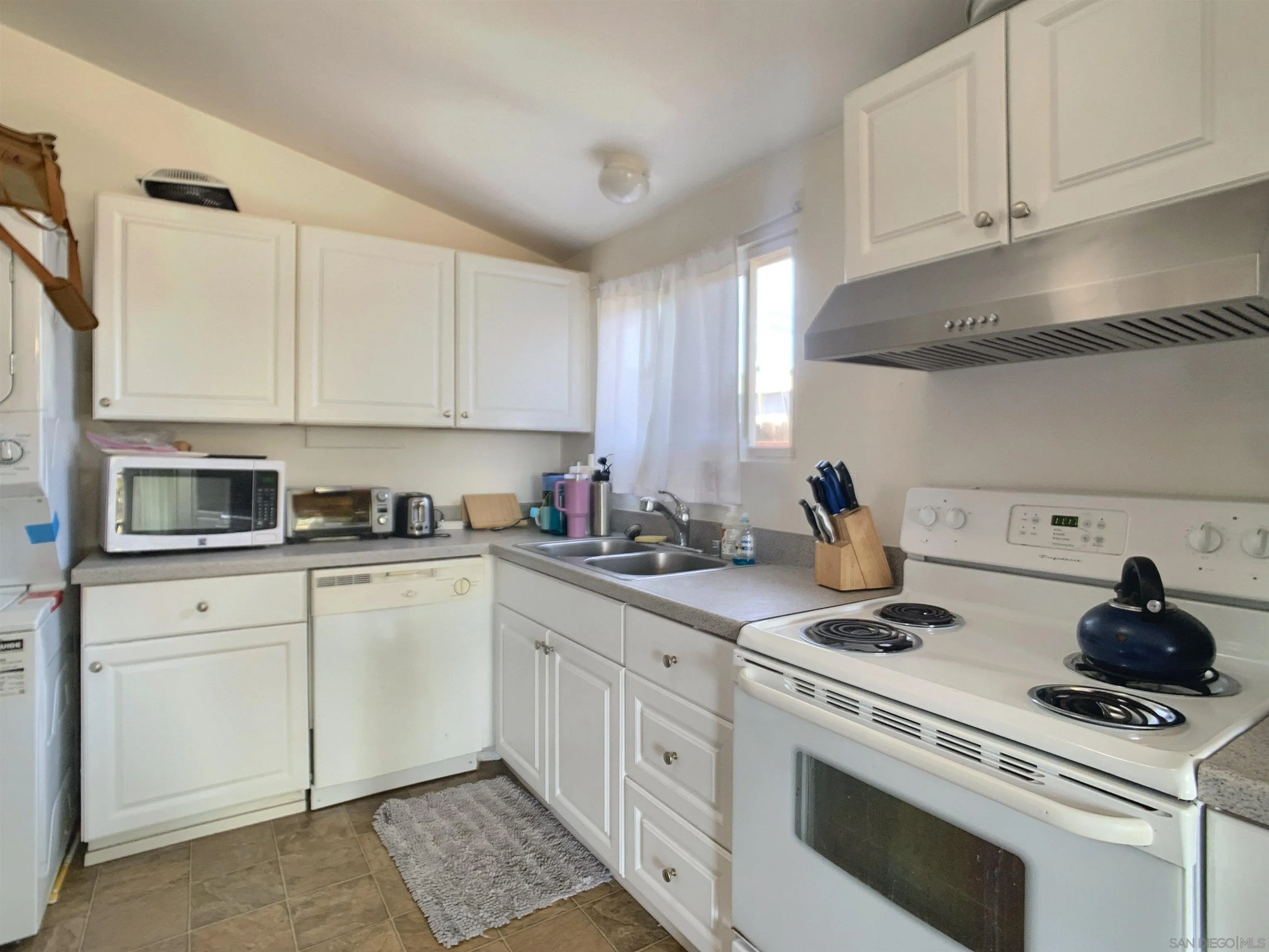 https://cdn.realtyfeed.com/cdn/127/2600806/4af4506aab50b1158451924da7329d35.webp