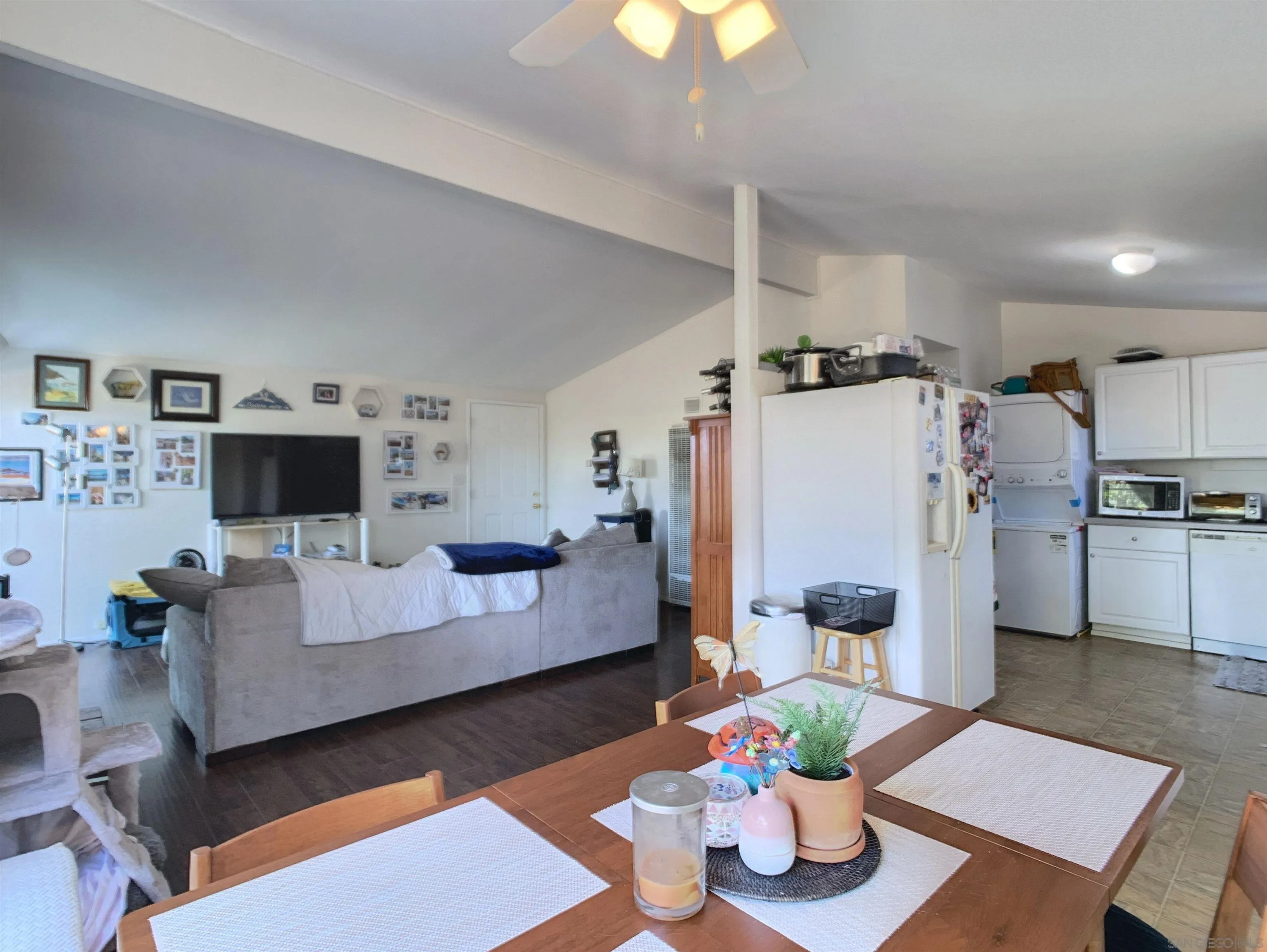 https://cdn.realtyfeed.com/cdn/127/2600806/90a210655f1eafa4ae287787092bdc5e.webp