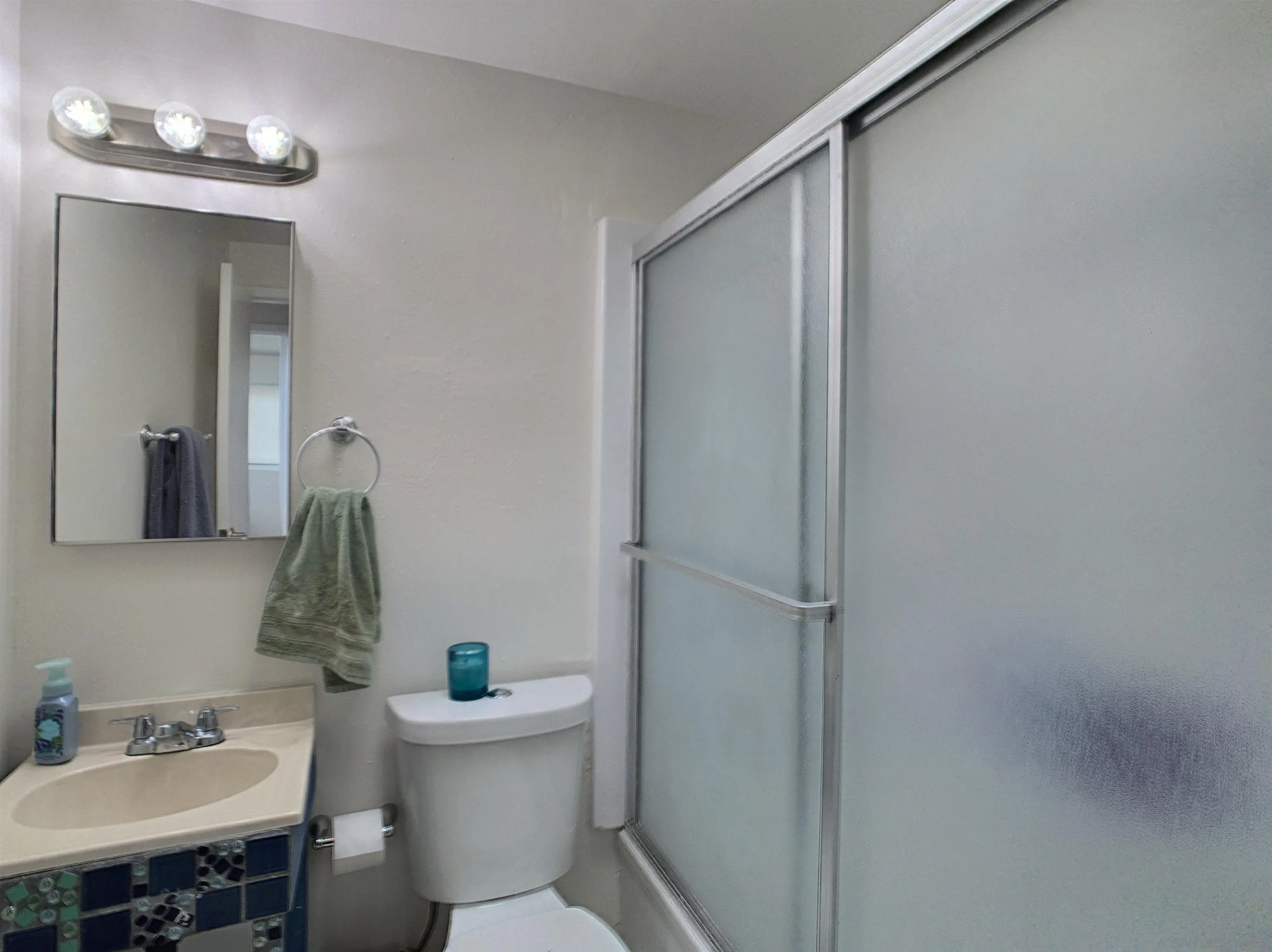 https://cdn.realtyfeed.com/cdn/127/2600806/fe880110e8bd6753d39709ae69e4b10a.webp