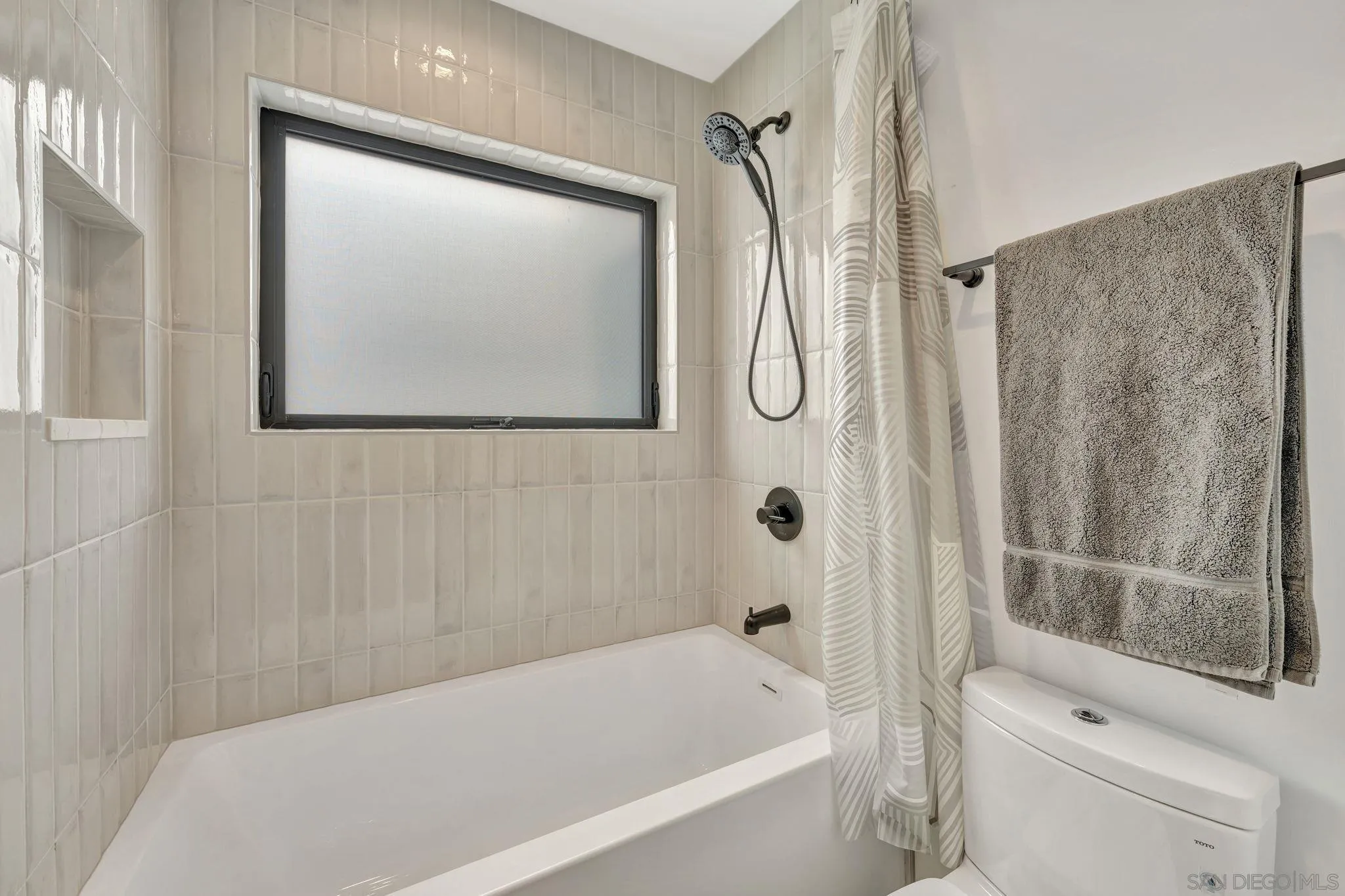 Photo #20: 2600813 Listing: Photo #20