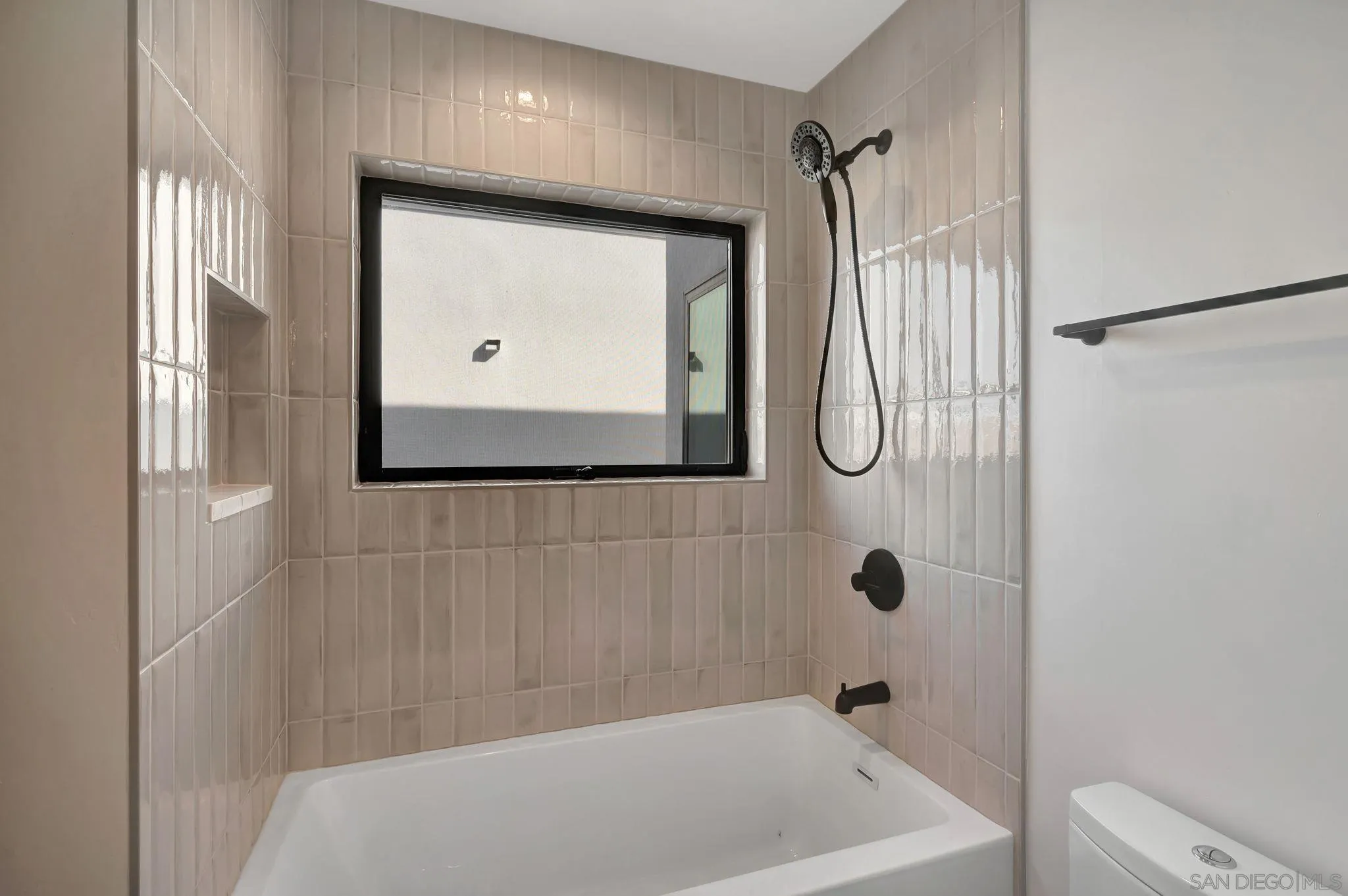 Photo #39: 2600813 Listing: Photo #39