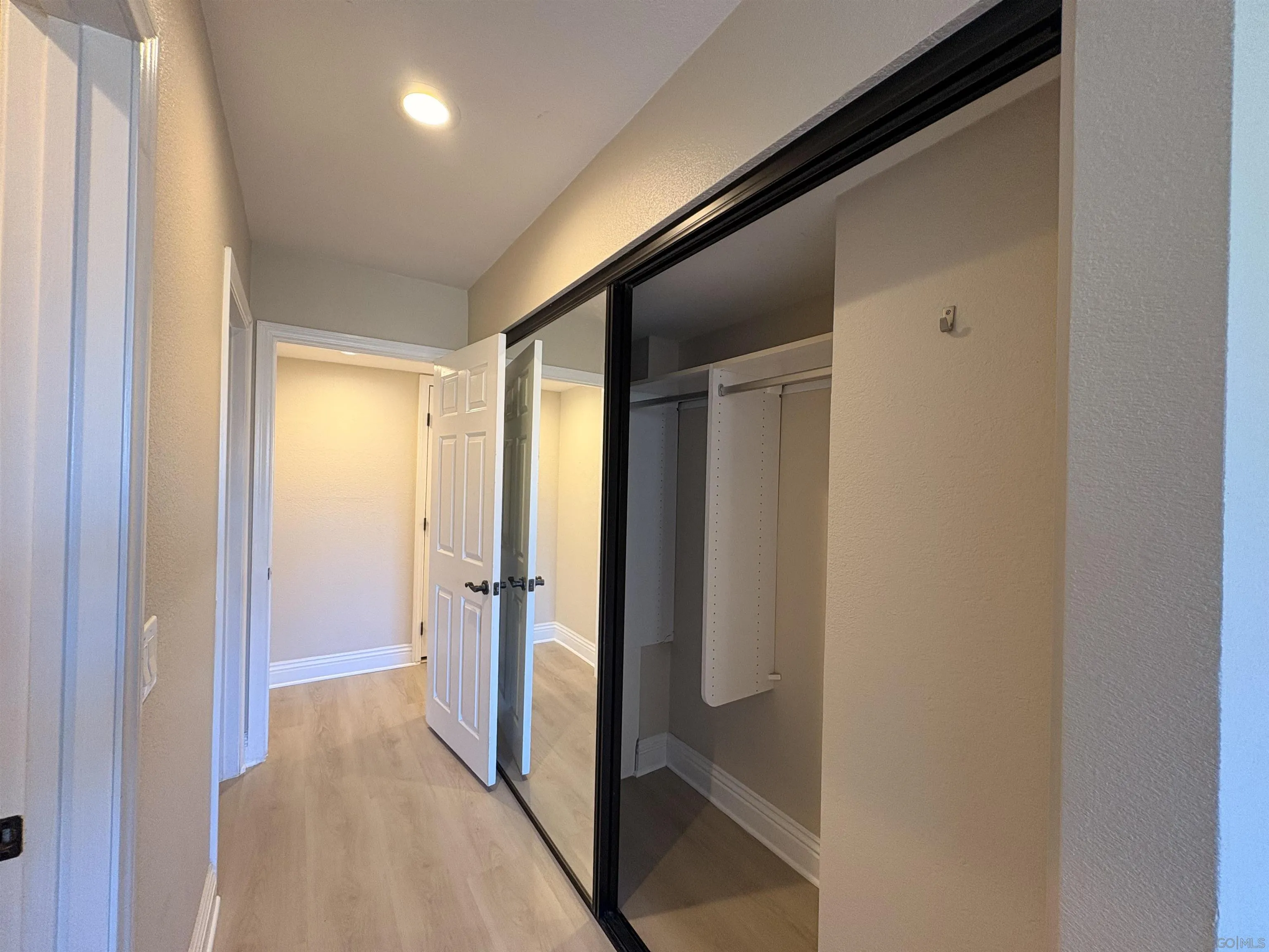 https://cdn.realtyfeed.com/cdn/127/2600814/8c300403c81add1e4f75e0a204987435.webp