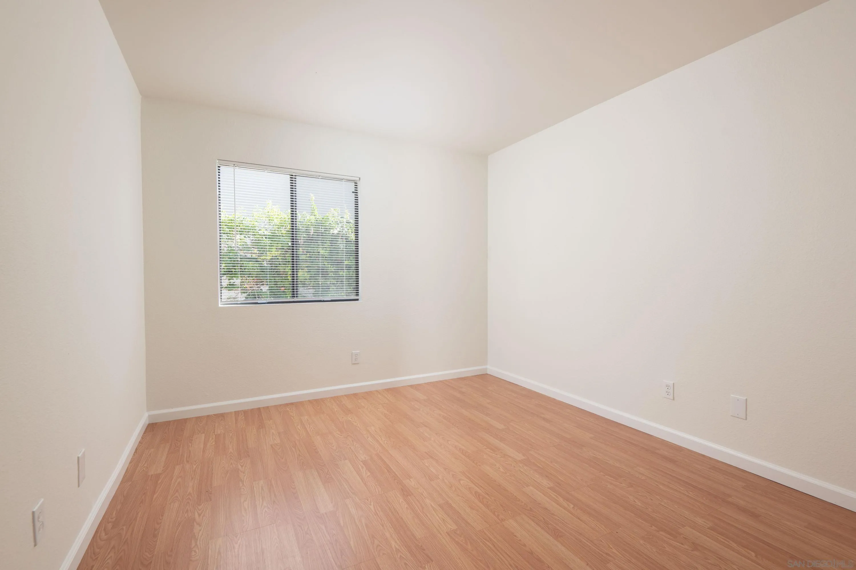 https://cdn.realtyfeed.com/cdn/127/2600815/5032d7ac83ece208d0d97197f38017b3.webp