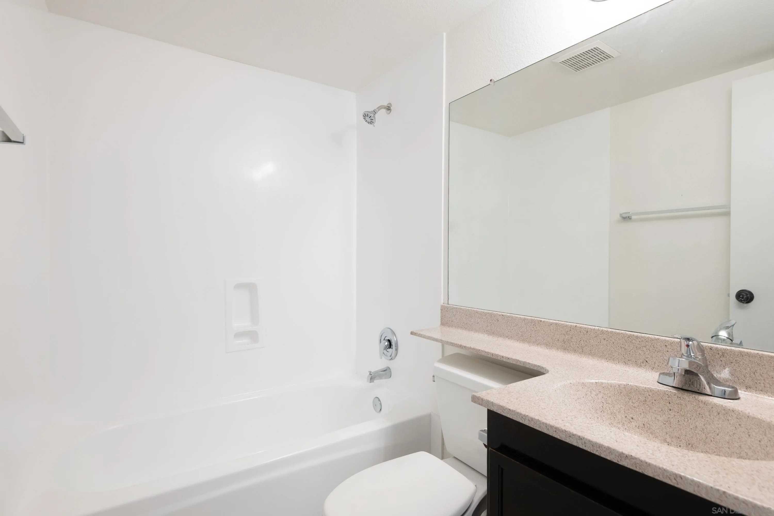 https://cdn.realtyfeed.com/cdn/127/2600815/6387fc4c77fbe06736cb53245f690b21.webp
