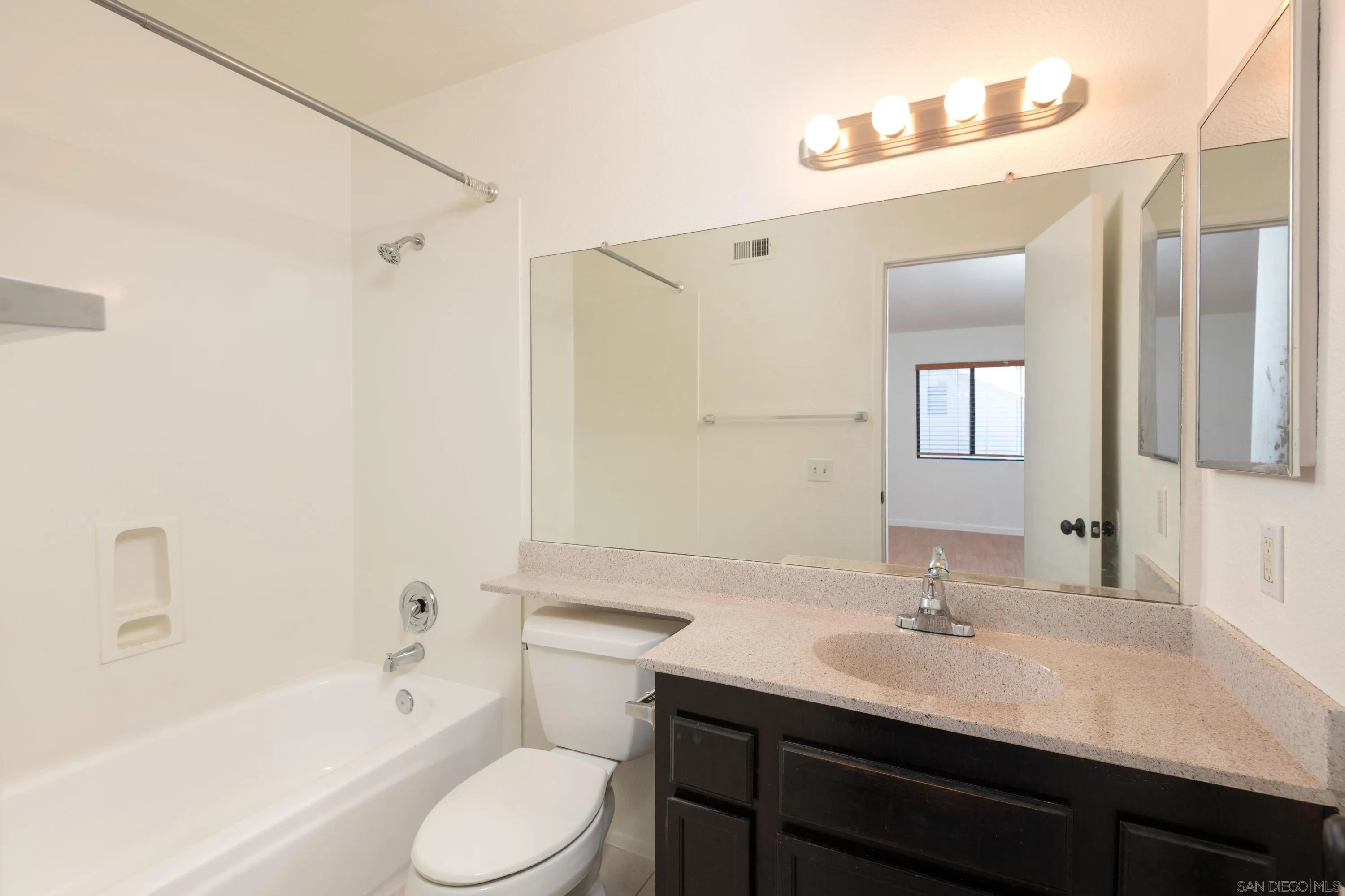 https://cdn.realtyfeed.com/cdn/127/2600815/9f1a907940d33f12f958b4b805d20b70.webp