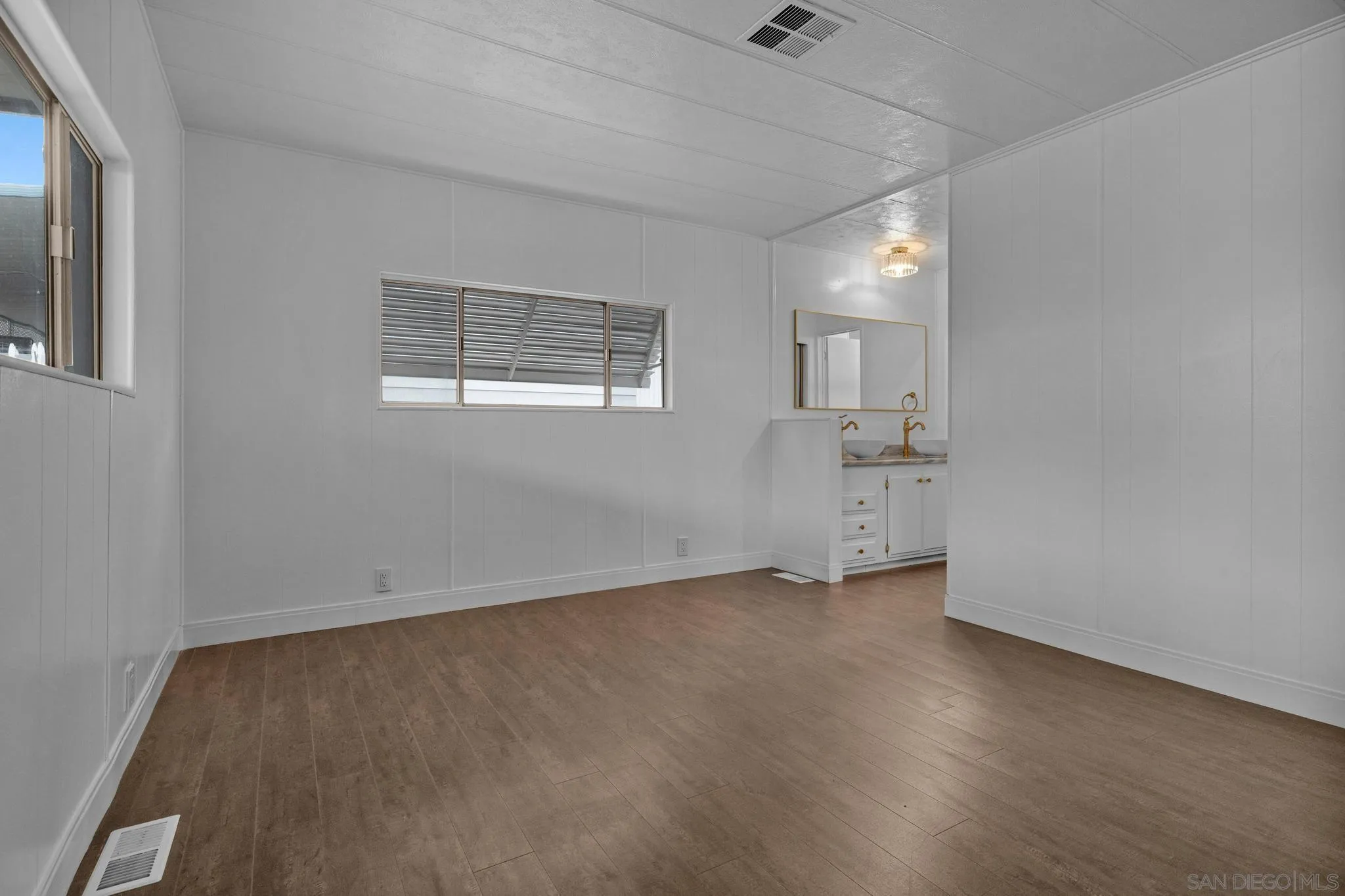 https://cdn.realtyfeed.com/cdn/127/2600817/f1608d2bd2030e0397dfc52ff61059d8.webp