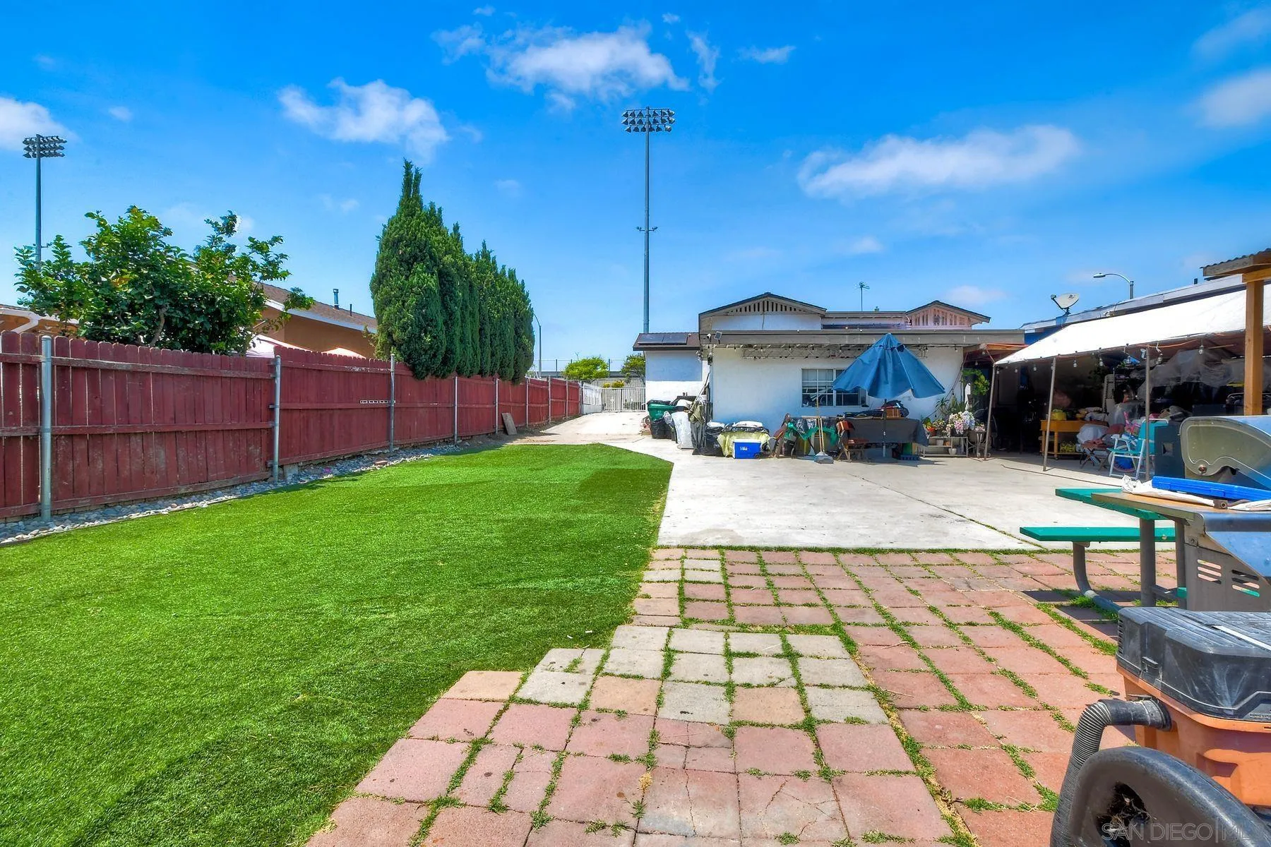 https://cdn.realtyfeed.com/cdn/127/2600819/998dc72ad709b563c37c6f3752e81a0e.webp