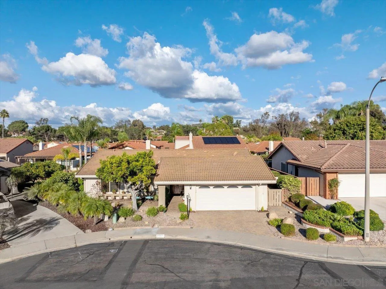 https://cdn.realtyfeed.com/cdn/127/2600822/f127d57e0617e4a7e3a6ab7156141ef6.webp