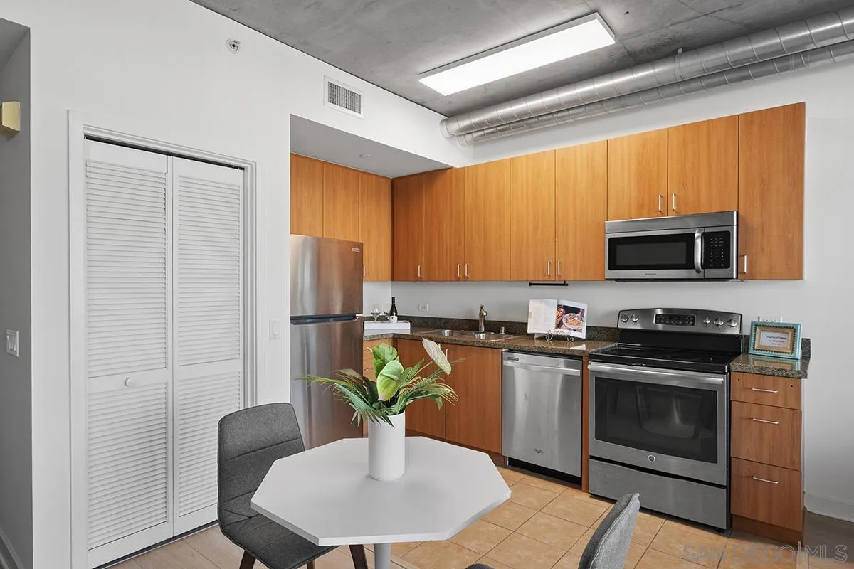Photo #12: 2600831 Listing: Photo #12
