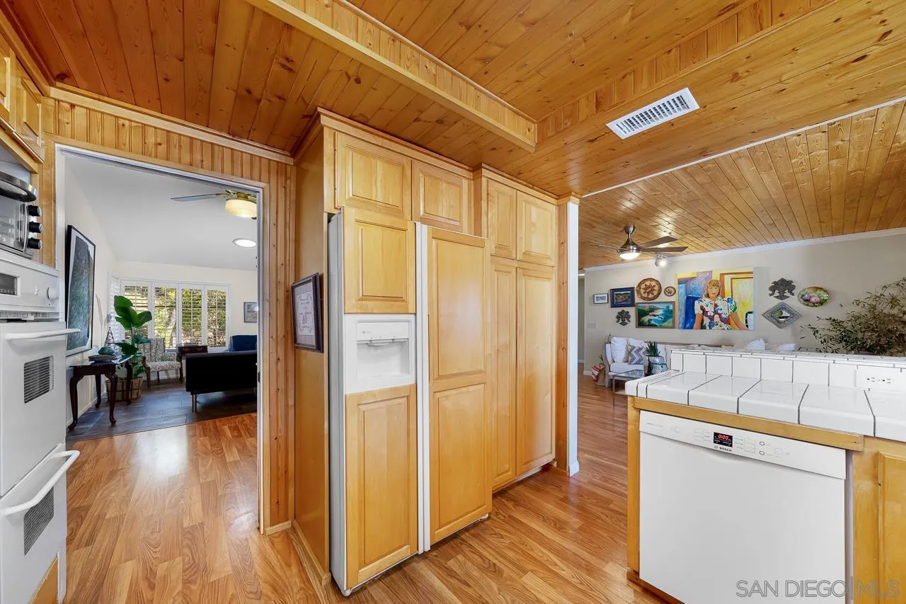 https://cdn.realtyfeed.com/cdn/127/2600834/99692f81abb9310dbb53f876e235e610.webp