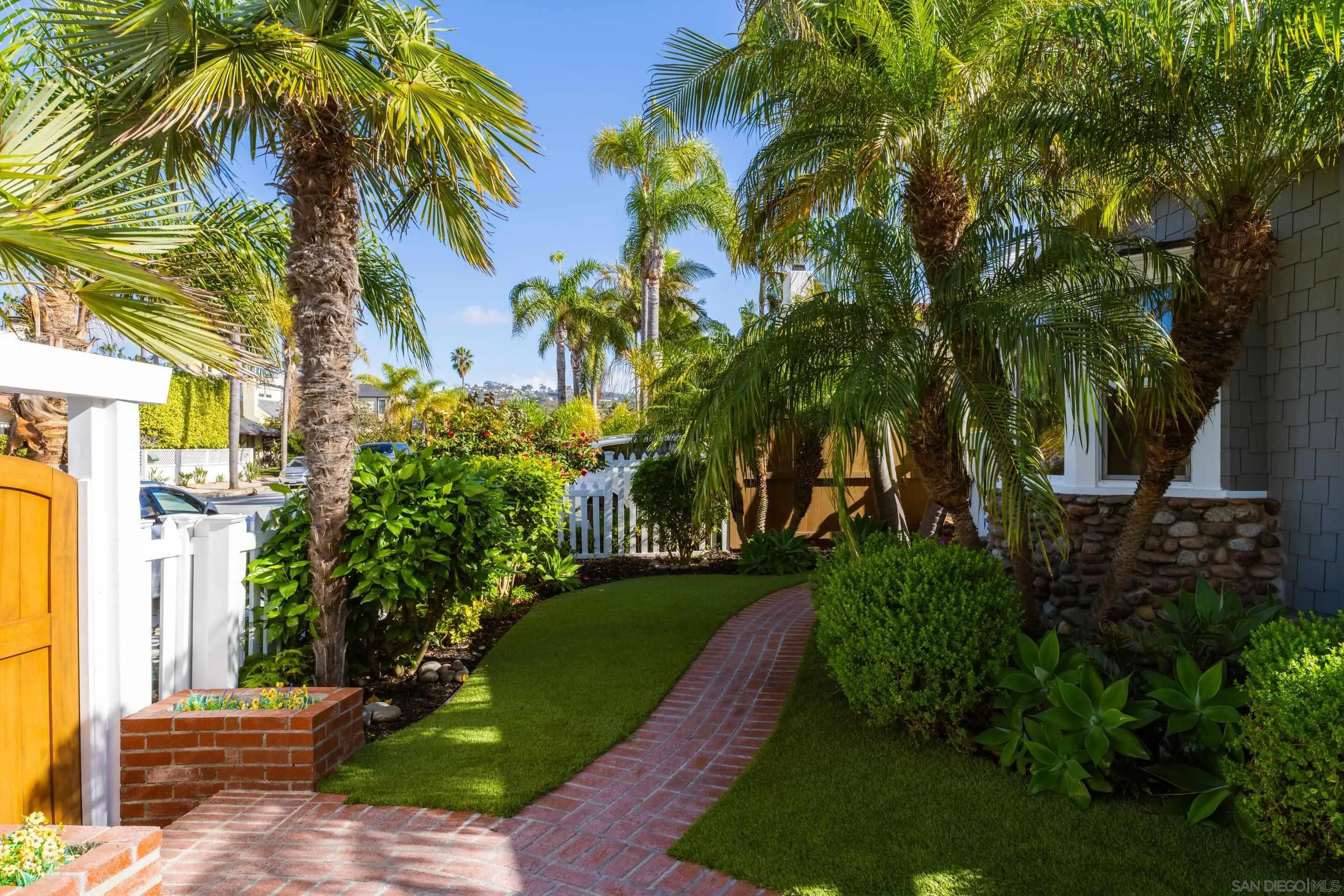 https://cdn.realtyfeed.com/cdn/127/2600841/28380926e6b02b7079e2487121966123.webp