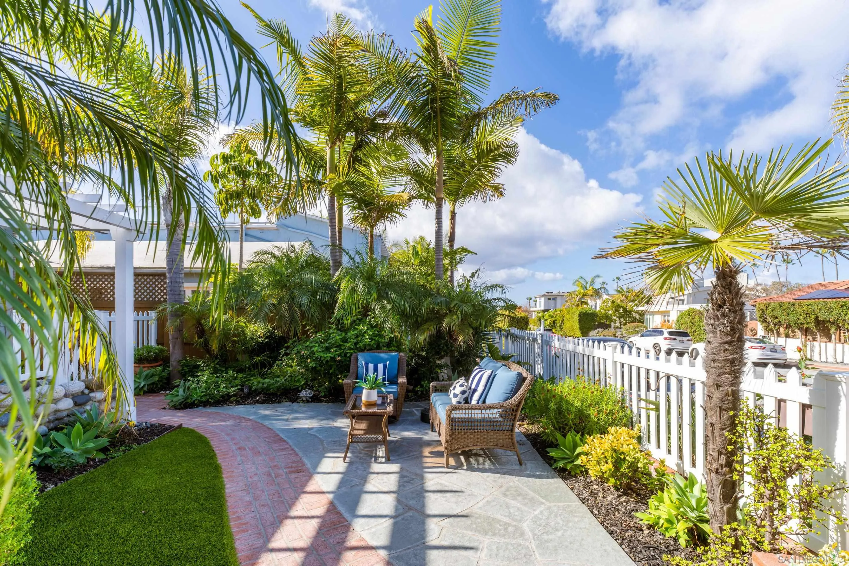 https://cdn.realtyfeed.com/cdn/127/2600841/9a33a3f2afb9d11188772719f6276489.webp