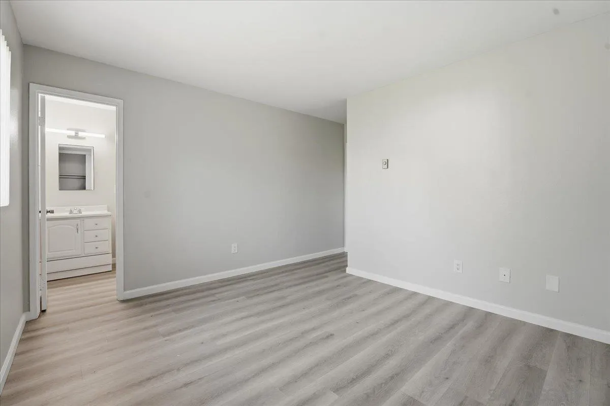 Photo #11: 2600844 Listing: Photo #11