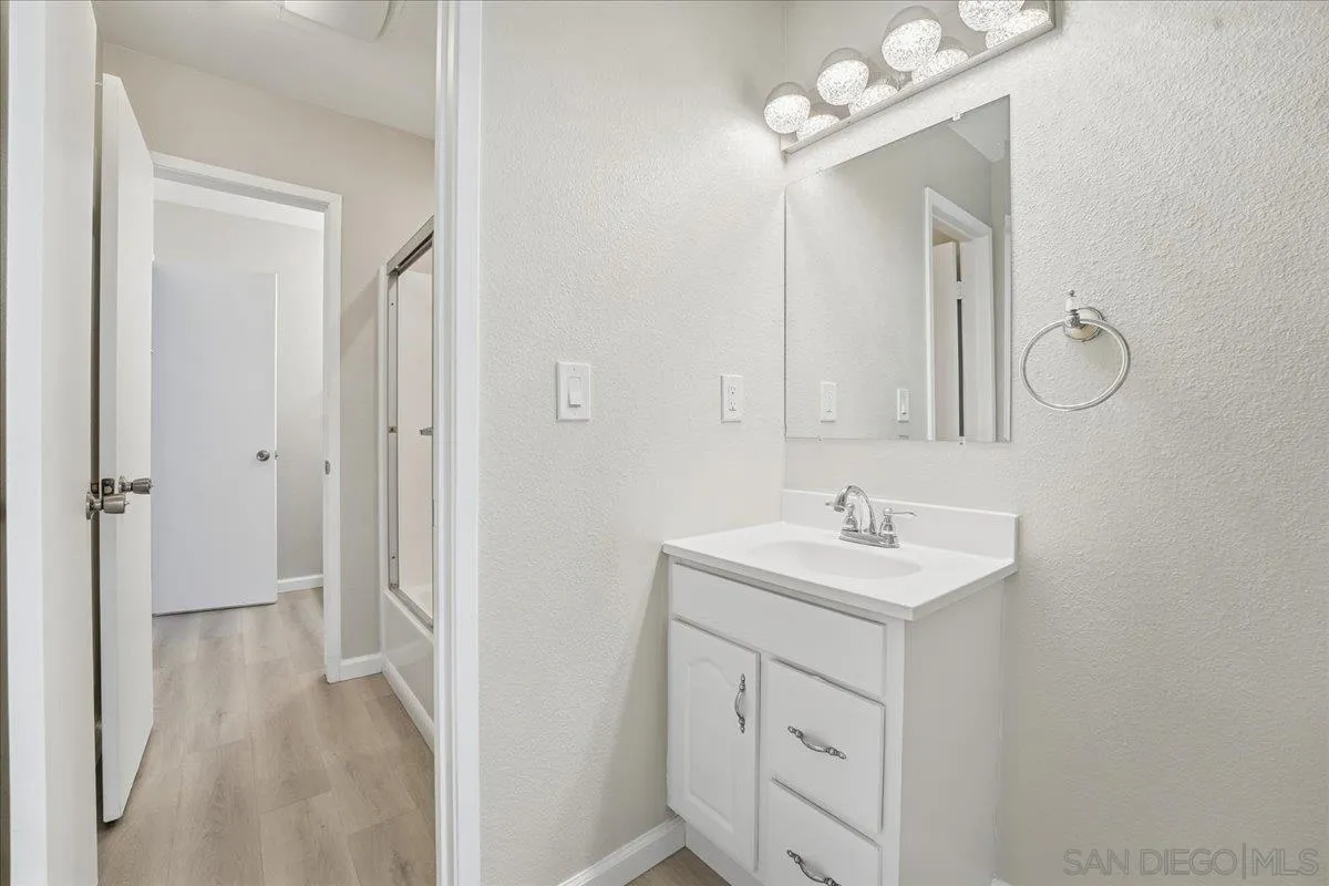 Photo #12: 2600844 Listing: Photo #12