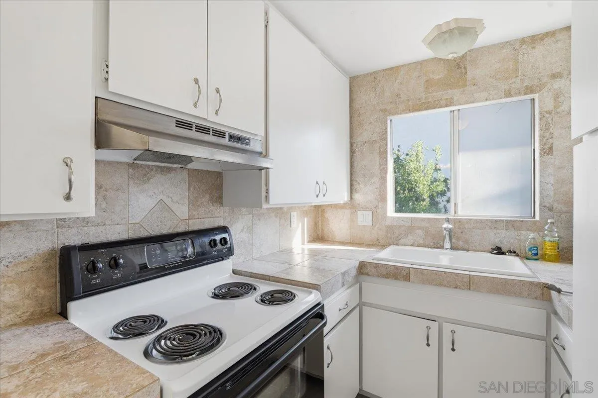 Photo #4: 2600844 Listing: Photo #4