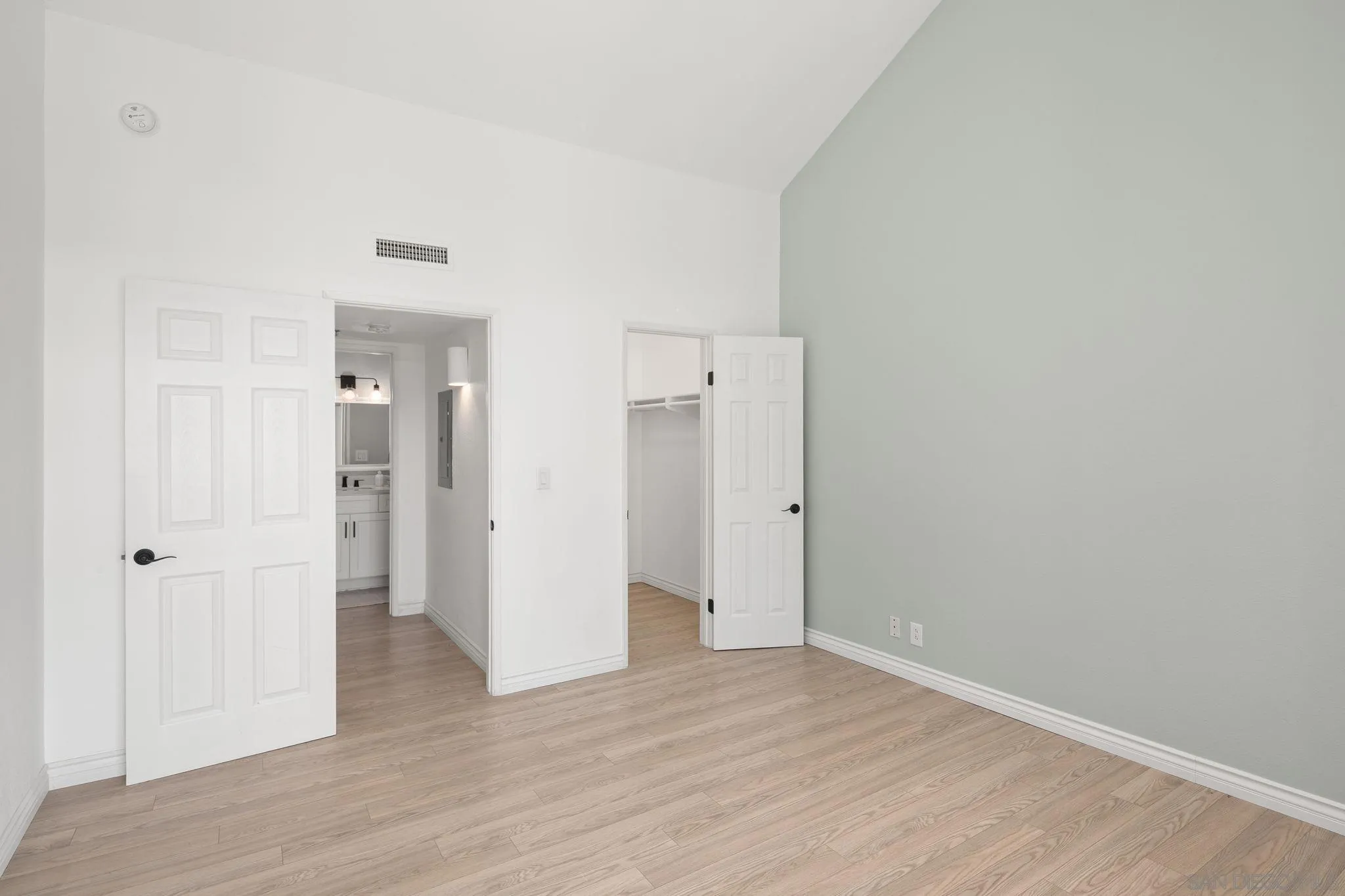 Photo #9: 2600847 Listing: Photo #9