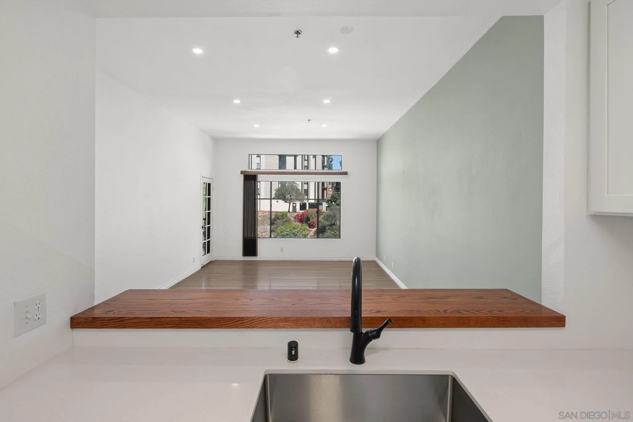 Photo #3: 2600847 Listing: Photo #3