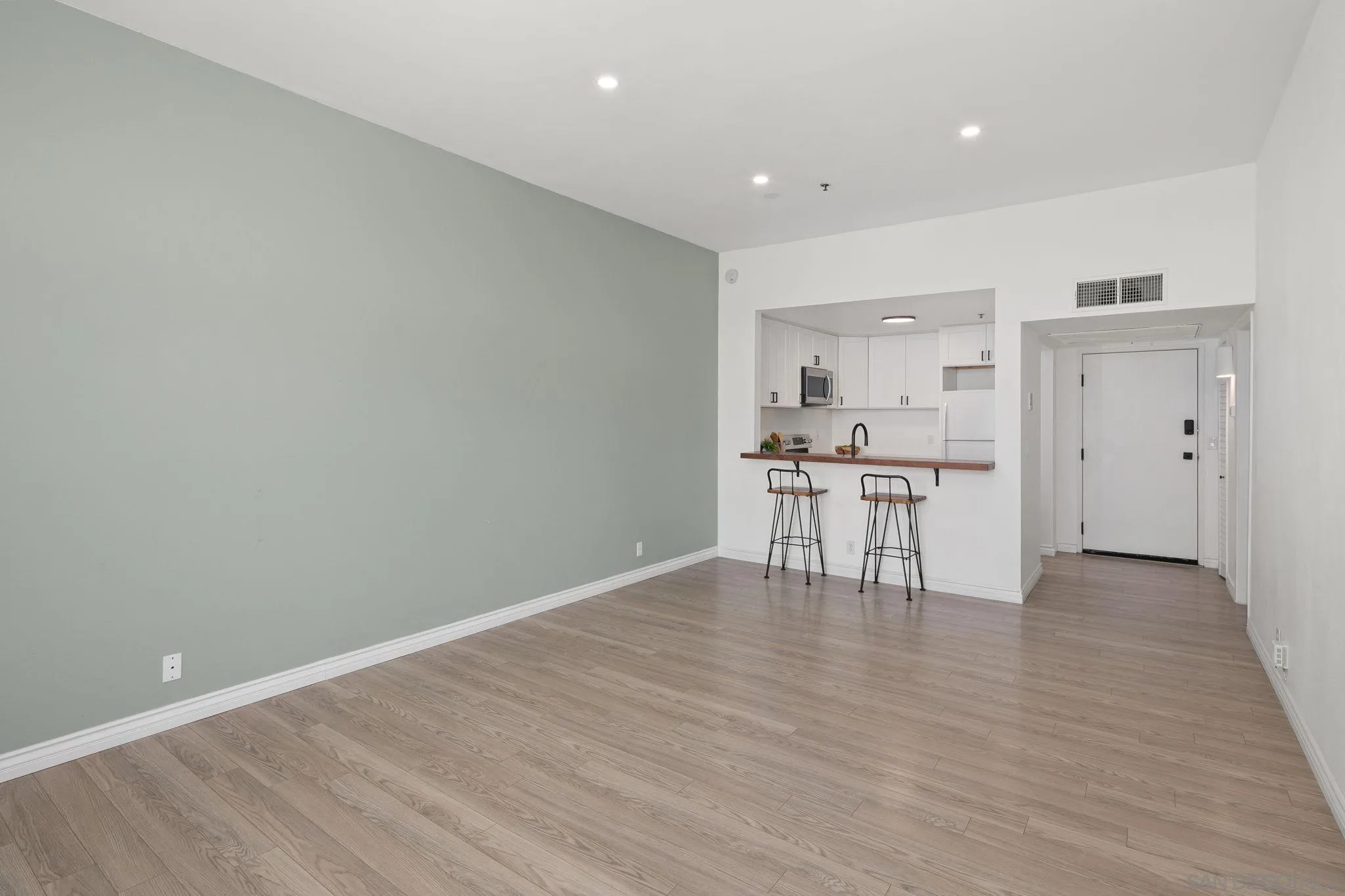 Photo #4: 2600847 Listing: Photo #4