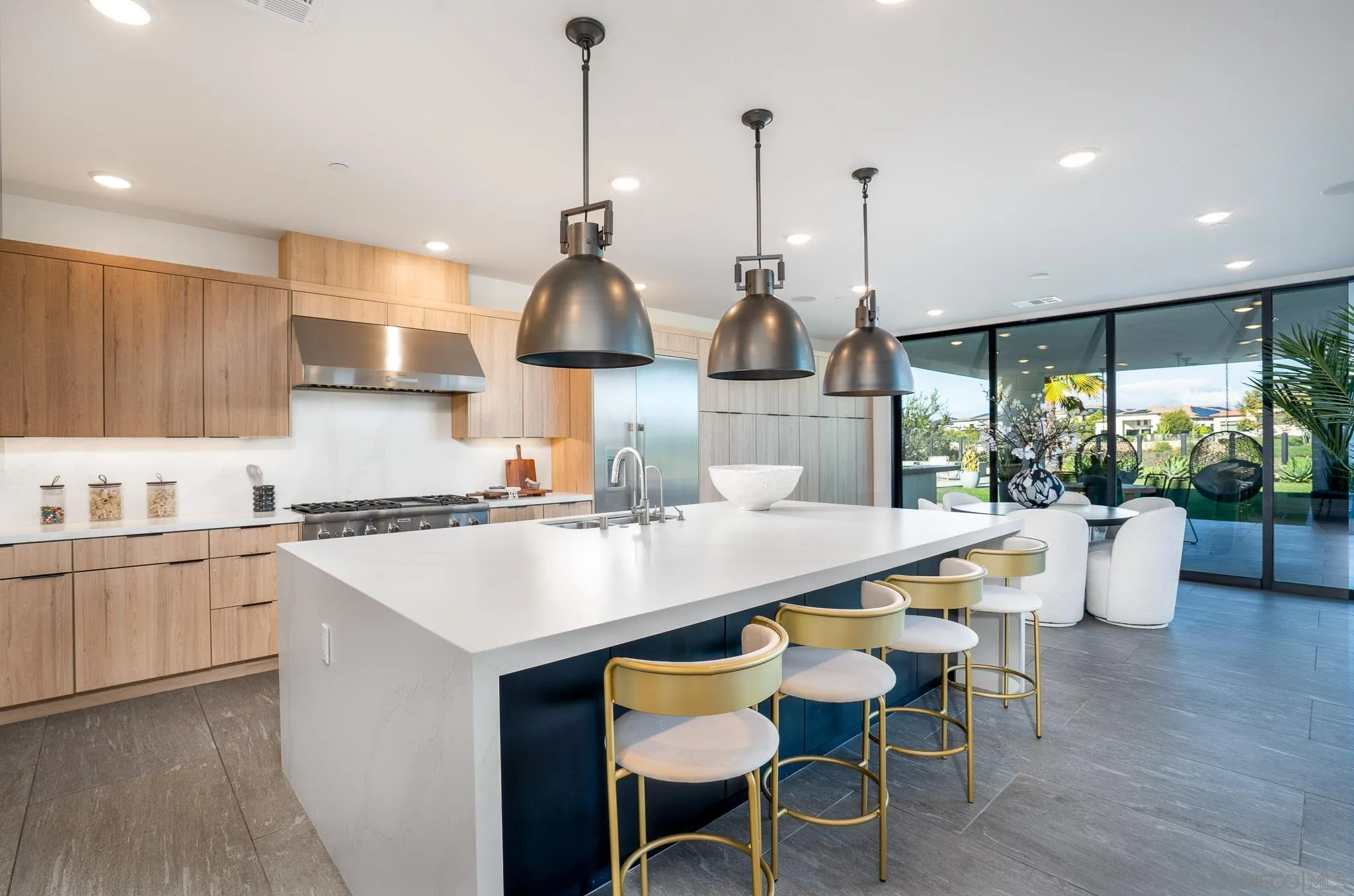https://cdn.realtyfeed.com/cdn/127/2600850/43d600249139289502367965059765cb.webp