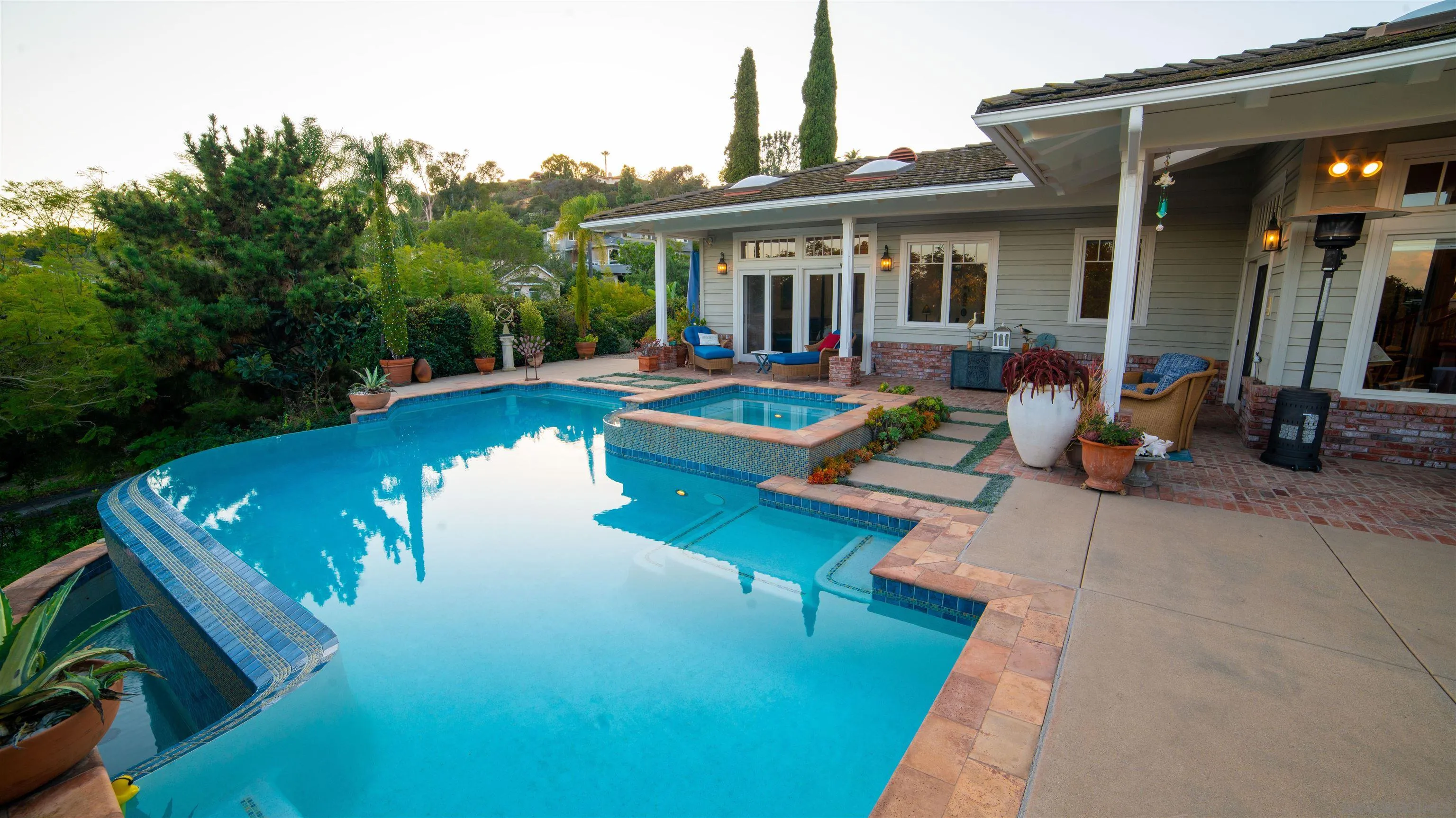 https://cdn.realtyfeed.com/cdn/127/2600855/27445157d8a0e5647e2946162d20d972.webp