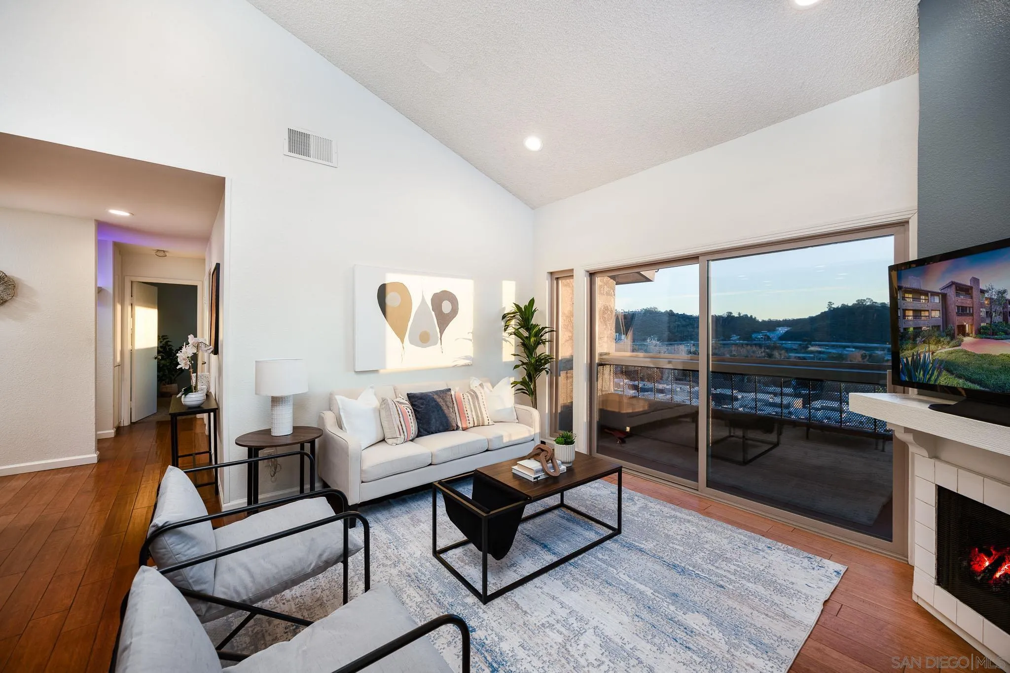 Photo #5: 2600859 Listing: Photo #5