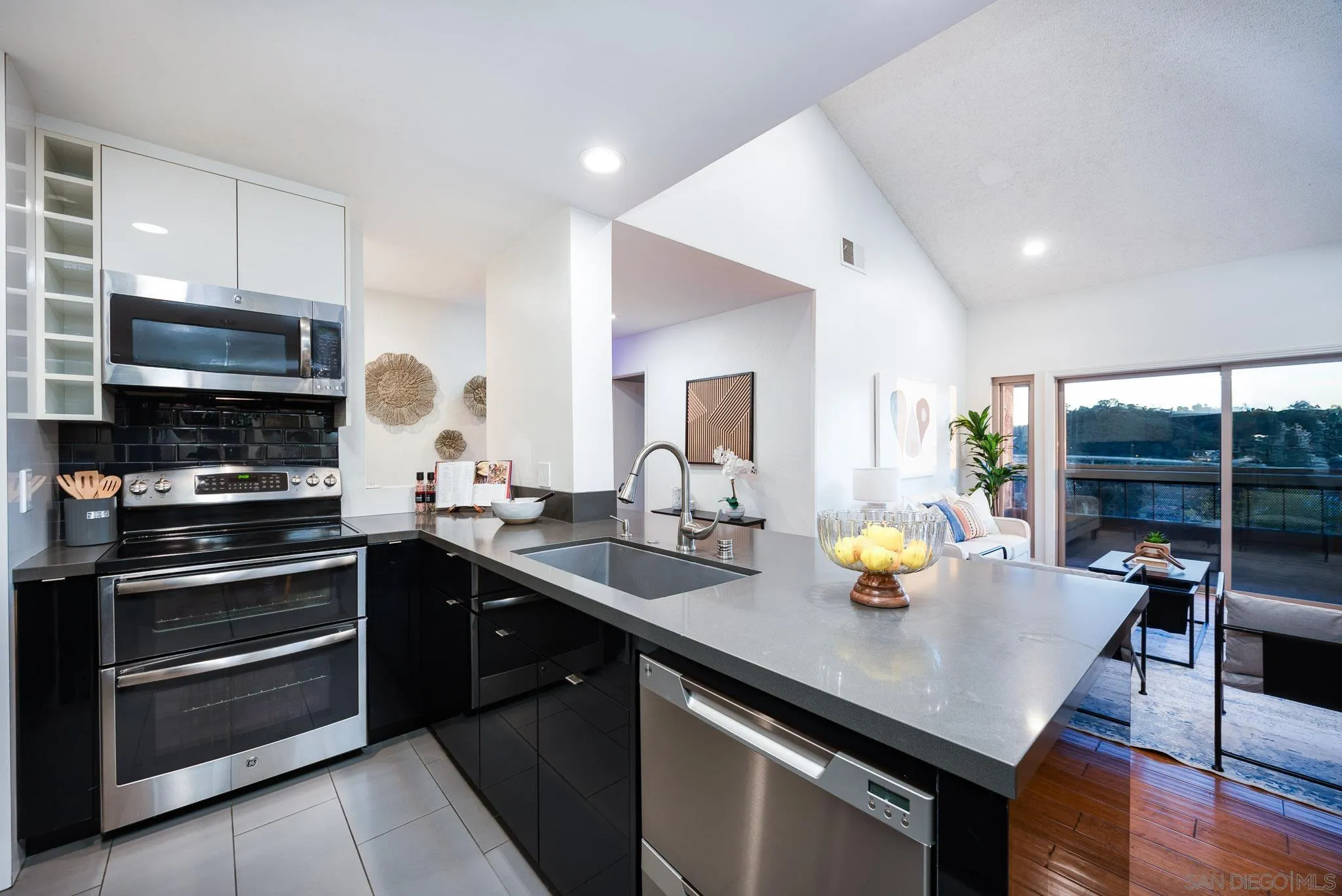 Photo #11: 2600859 Listing: Photo #11