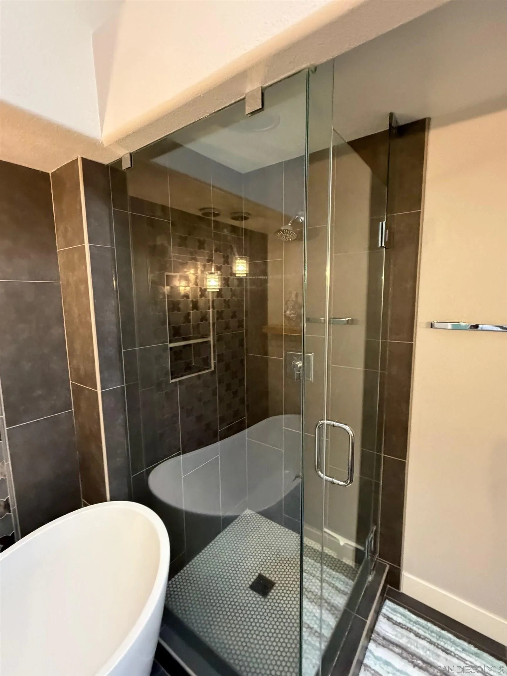 Photo #8: 2600863 Listing: Photo #8