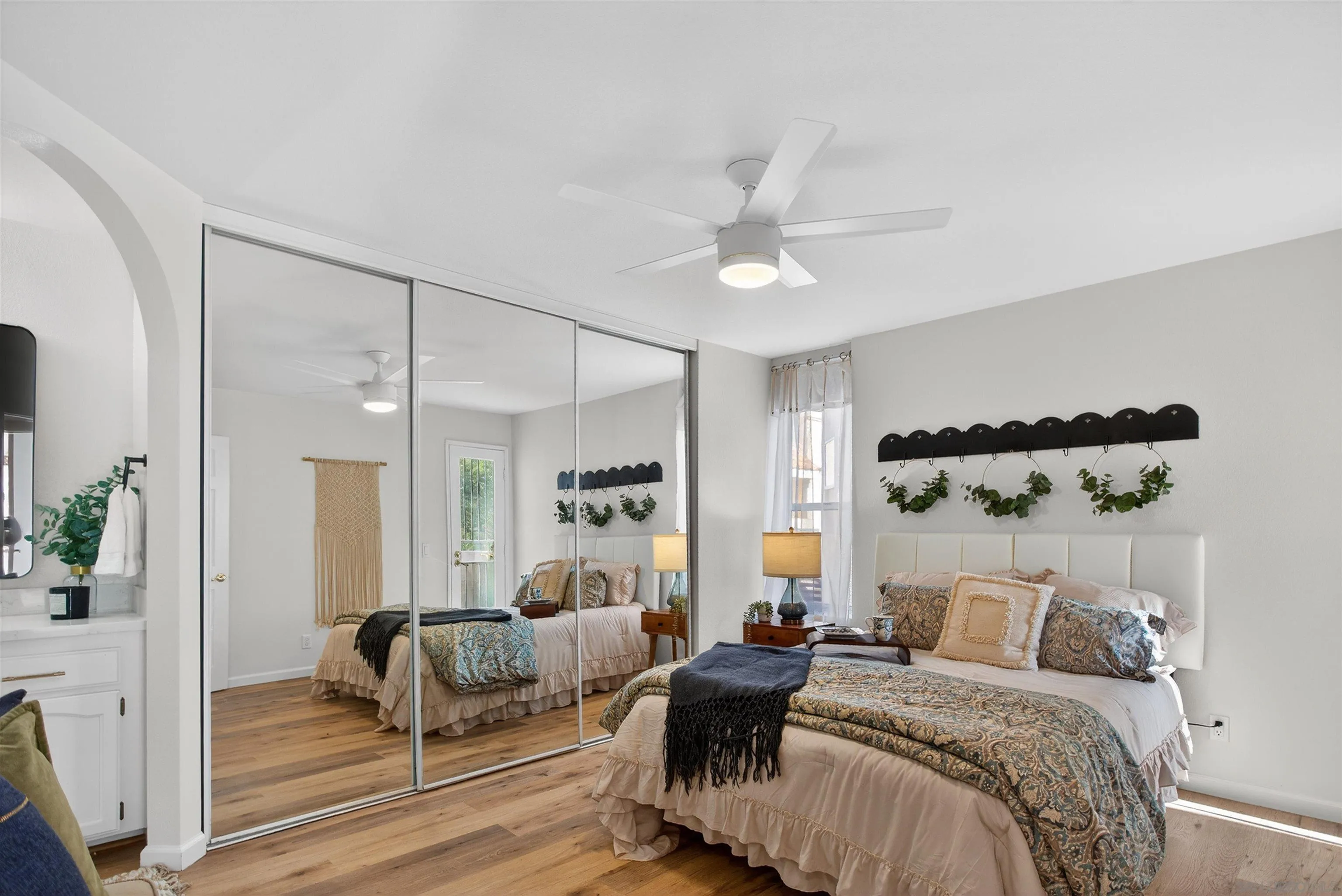https://cdn.realtyfeed.com/cdn/127/2600866/642cce29f9b23d6cdecbe86369278b75.webp