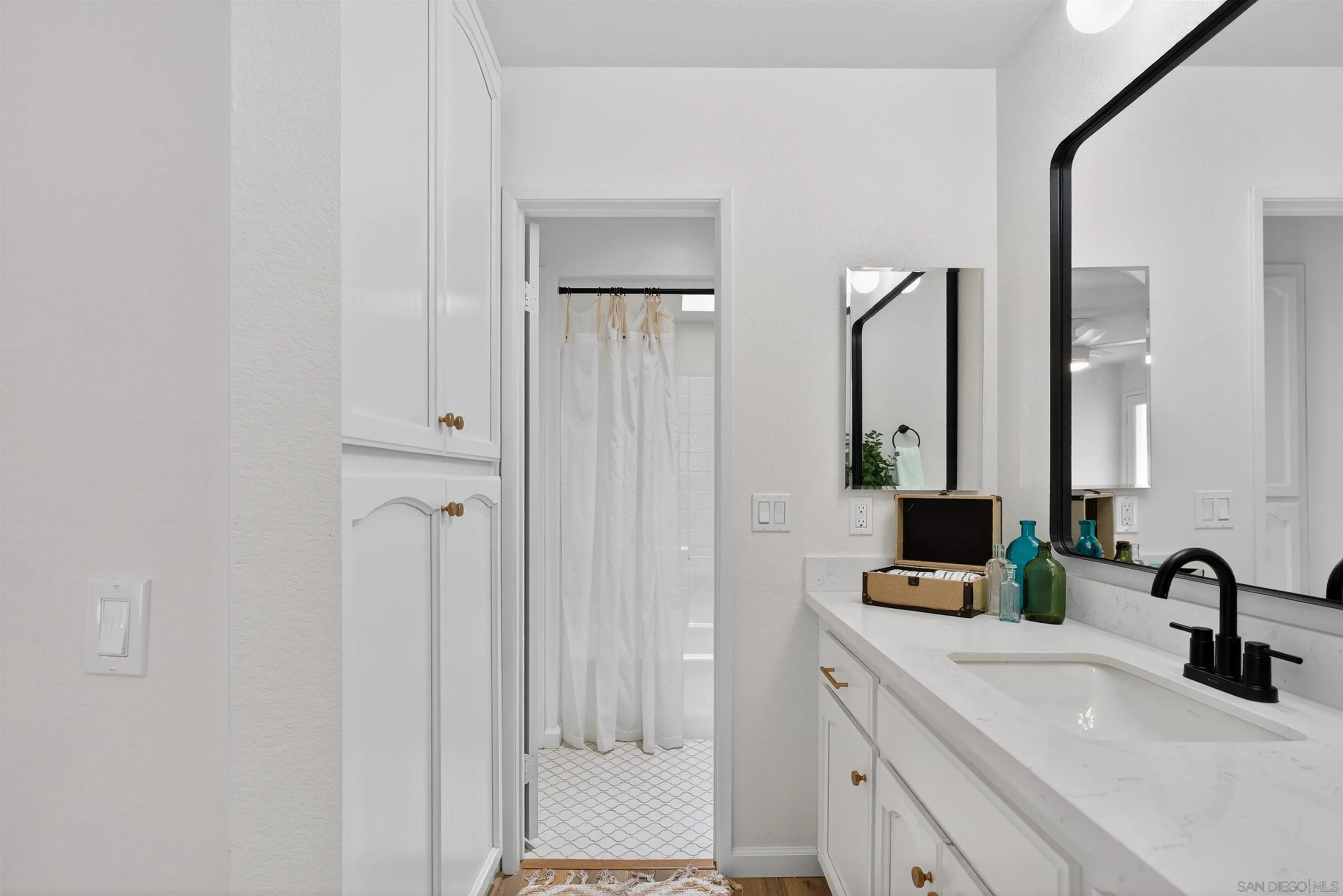 https://cdn.realtyfeed.com/cdn/127/2600866/a89ce44f356a526d50908656c6280c50.webp