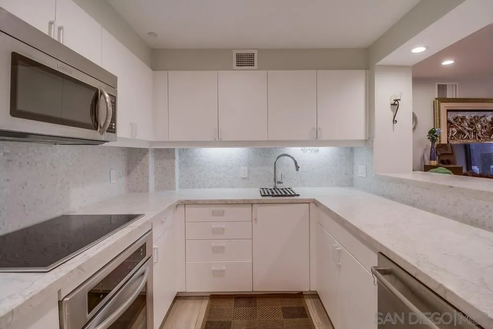 Photo #9: 2600871 Listing: Photo #9