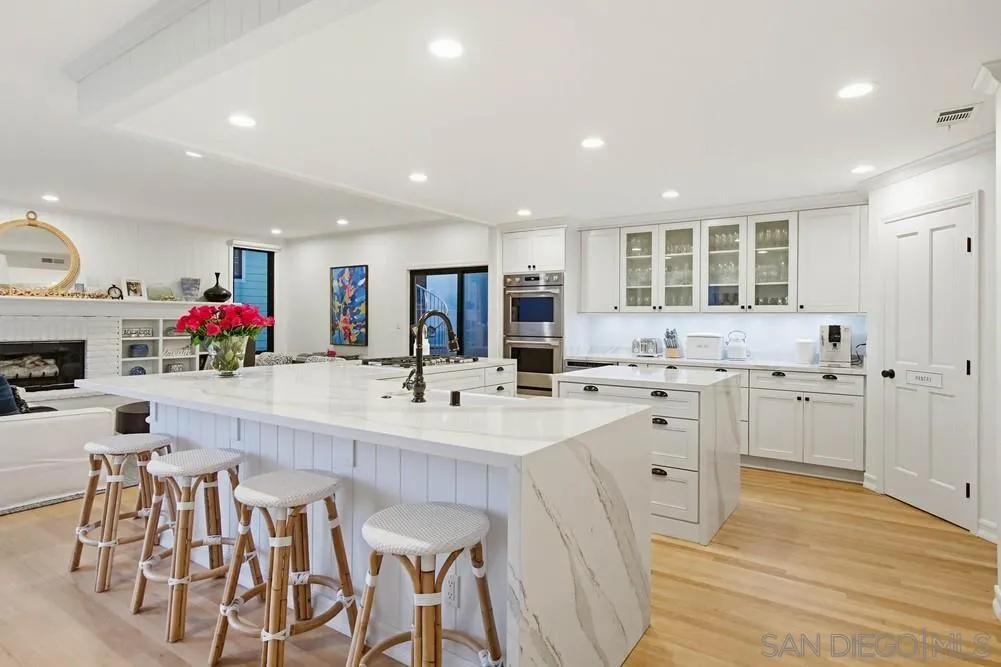 https://cdn.realtyfeed.com/cdn/127/2600876/75a0c097eaf0a95bb742c53c58757c00.webp
