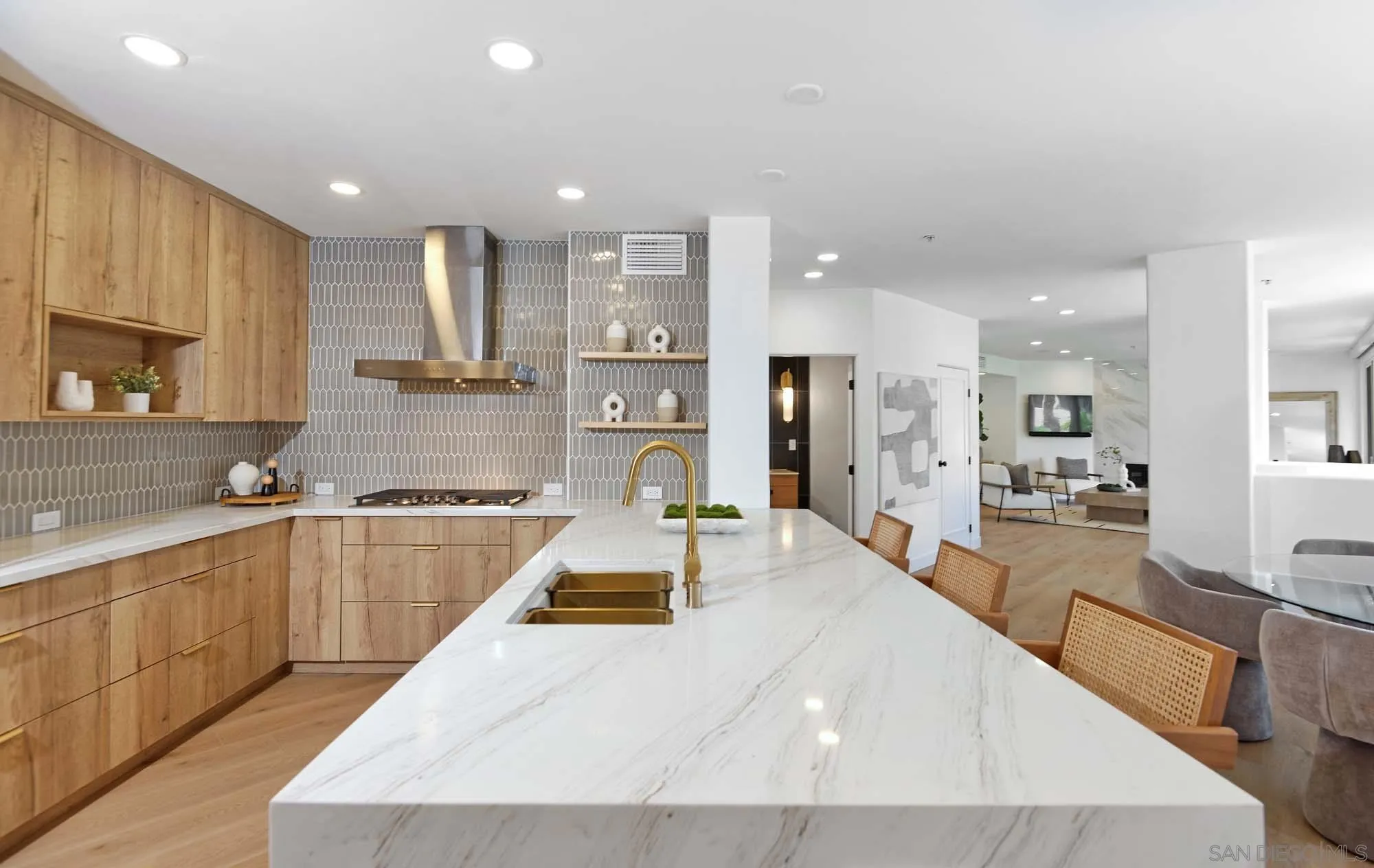 Photo #6: 2600882 Listing: Photo #6