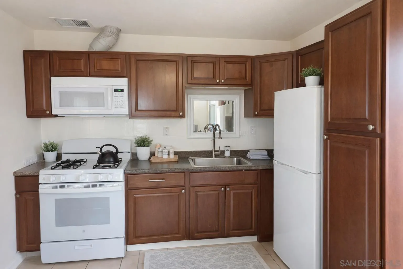 https://cdn.realtyfeed.com/cdn/127/2600890/46fa573a6c907e0549595e6388f767c9.webp