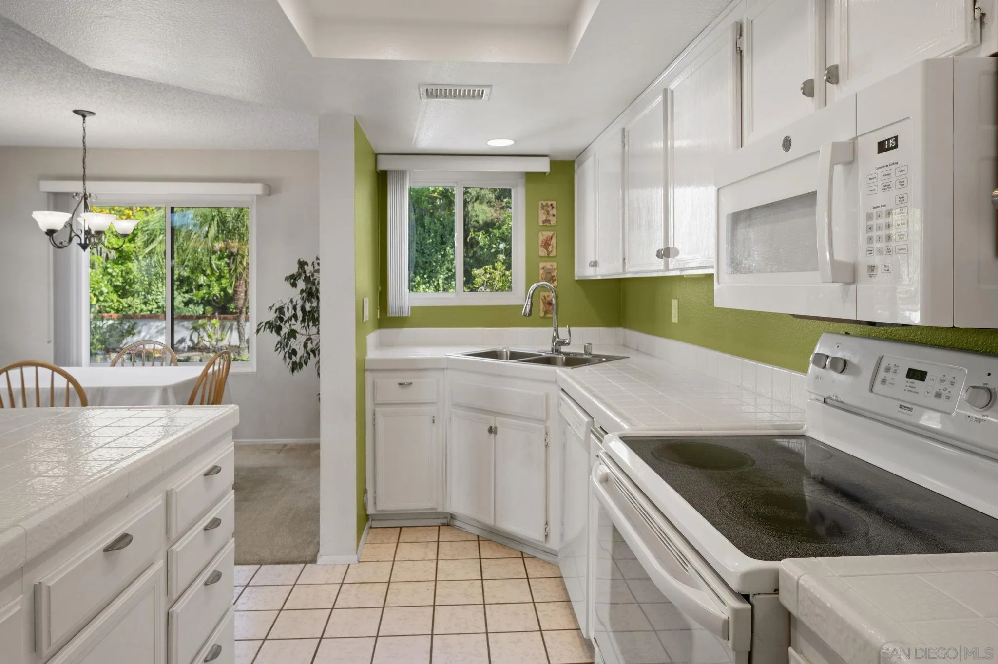 10503 Flora Azalea Ct. West, Santee, CA, 92071