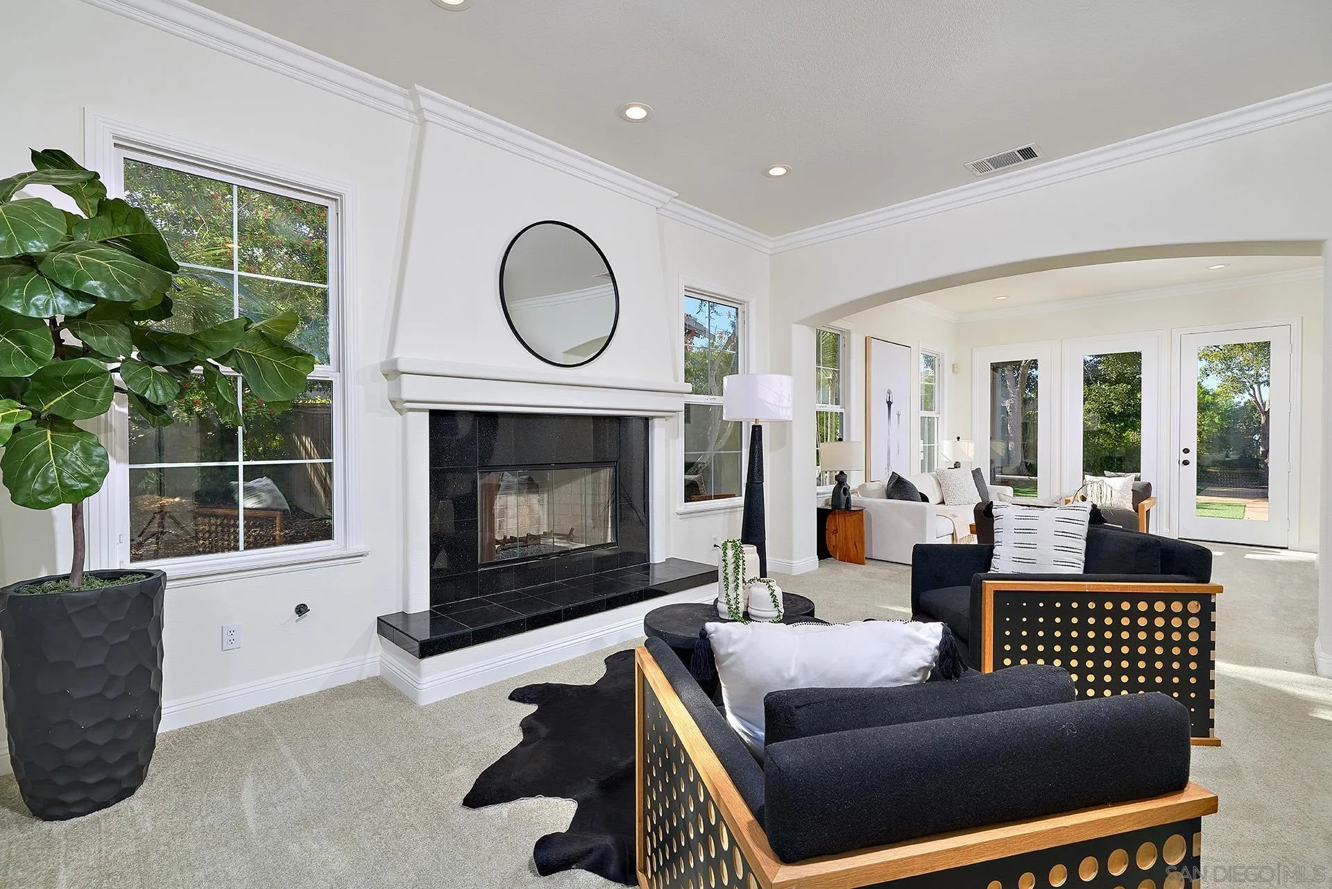 https://cdn.realtyfeed.com/cdn/127/2600904/2985709f17e8224e20615d95a0662209.webp
