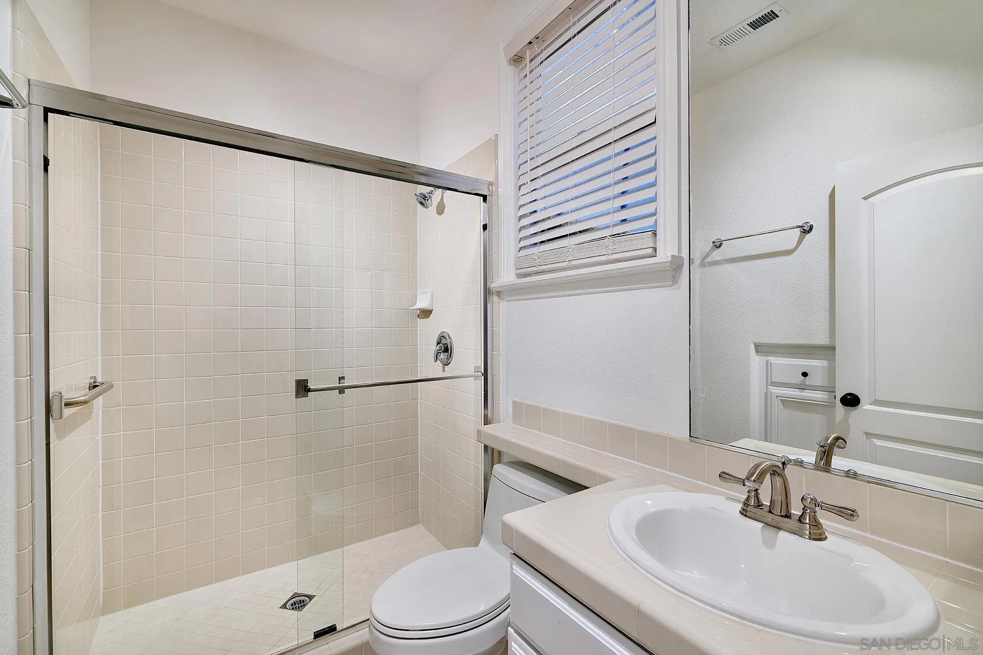 https://cdn.realtyfeed.com/cdn/127/2600904/6f7ad55a1e292c5af247d08097b4a206.webp