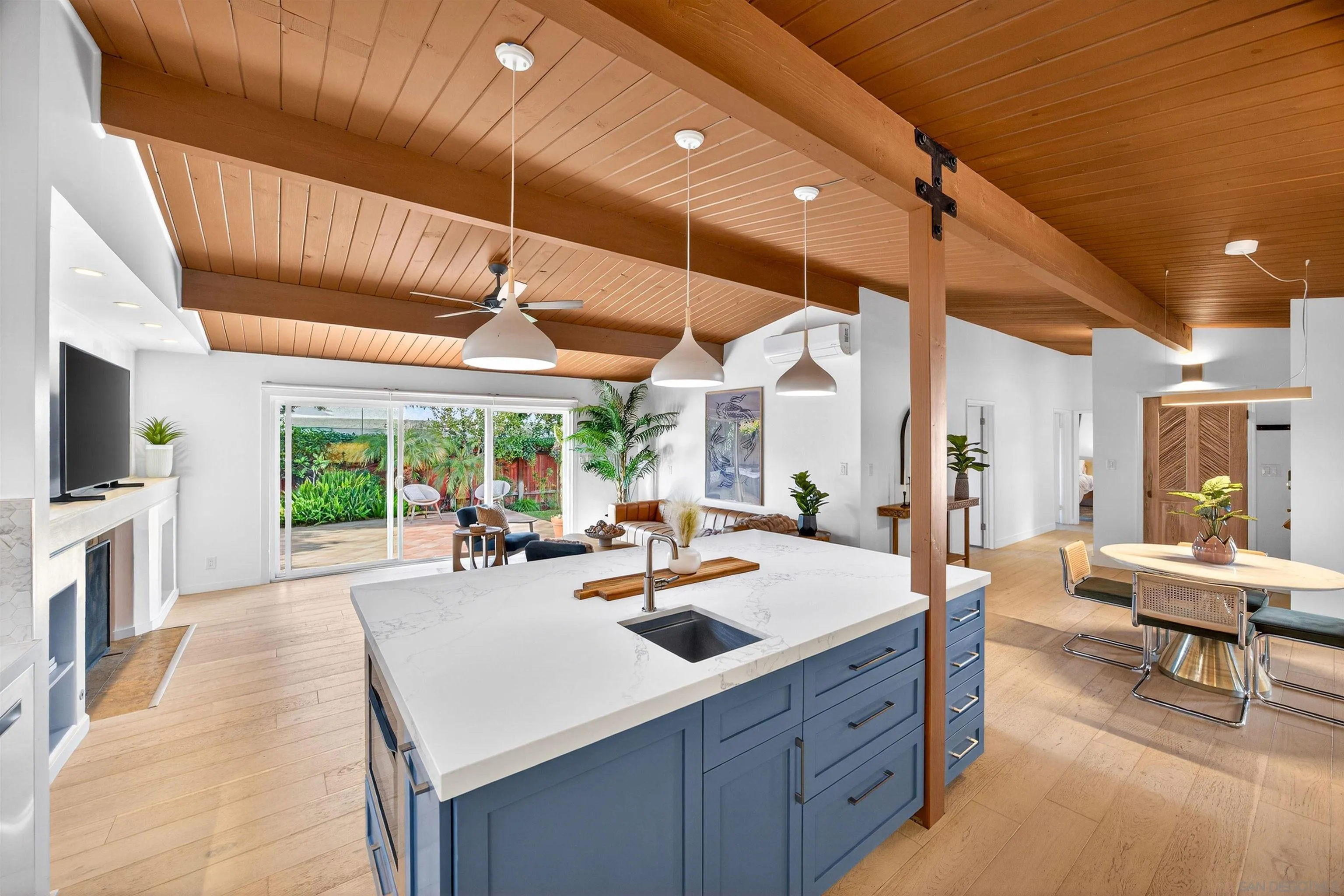 https://cdn.realtyfeed.com/cdn/127/2600905/12d5c1885c0665d5f4f61e652861bd97.webp