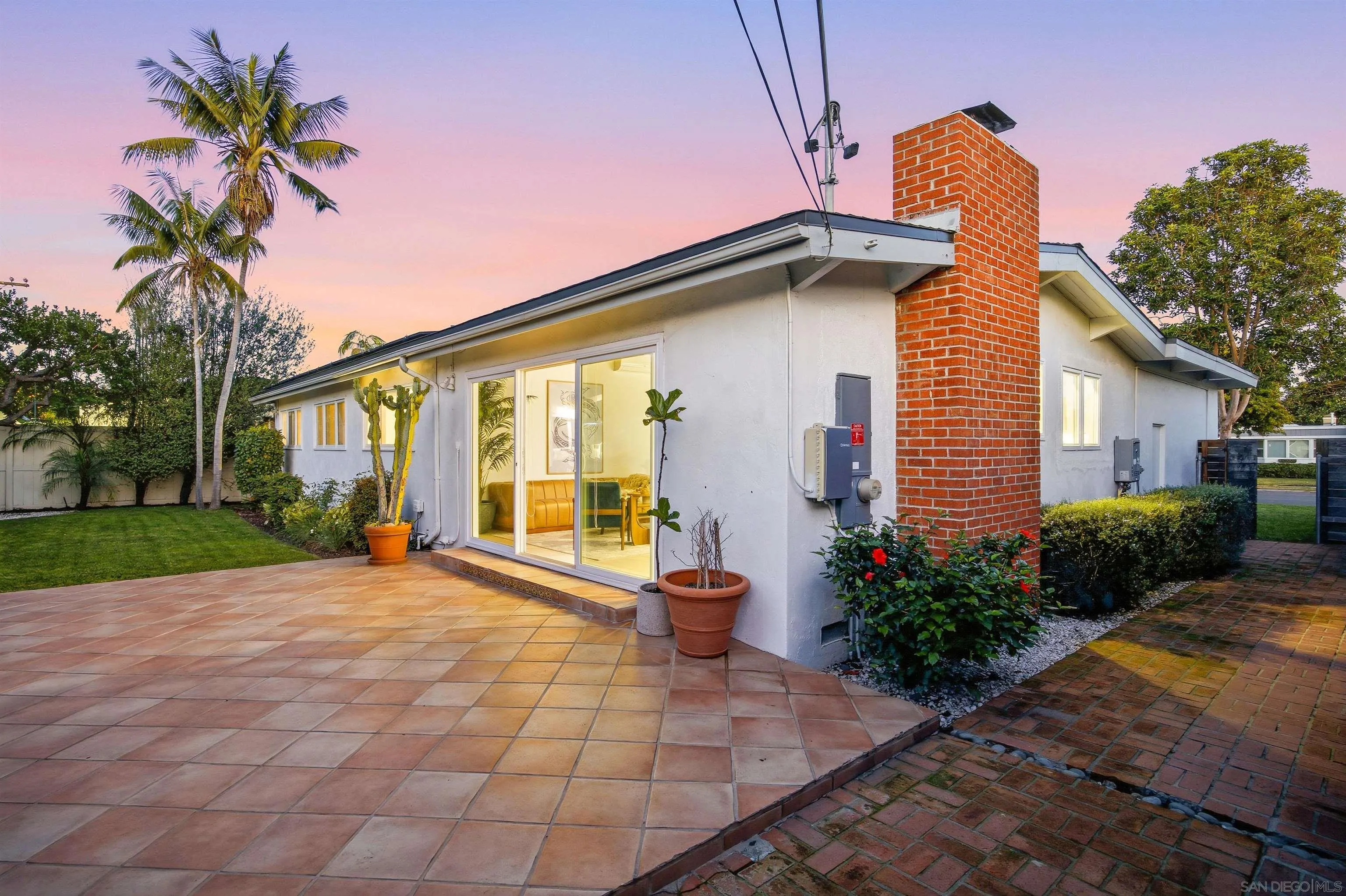 https://cdn.realtyfeed.com/cdn/127/2600905/a64b0fb9d821f49aca907b703231c09f.webp