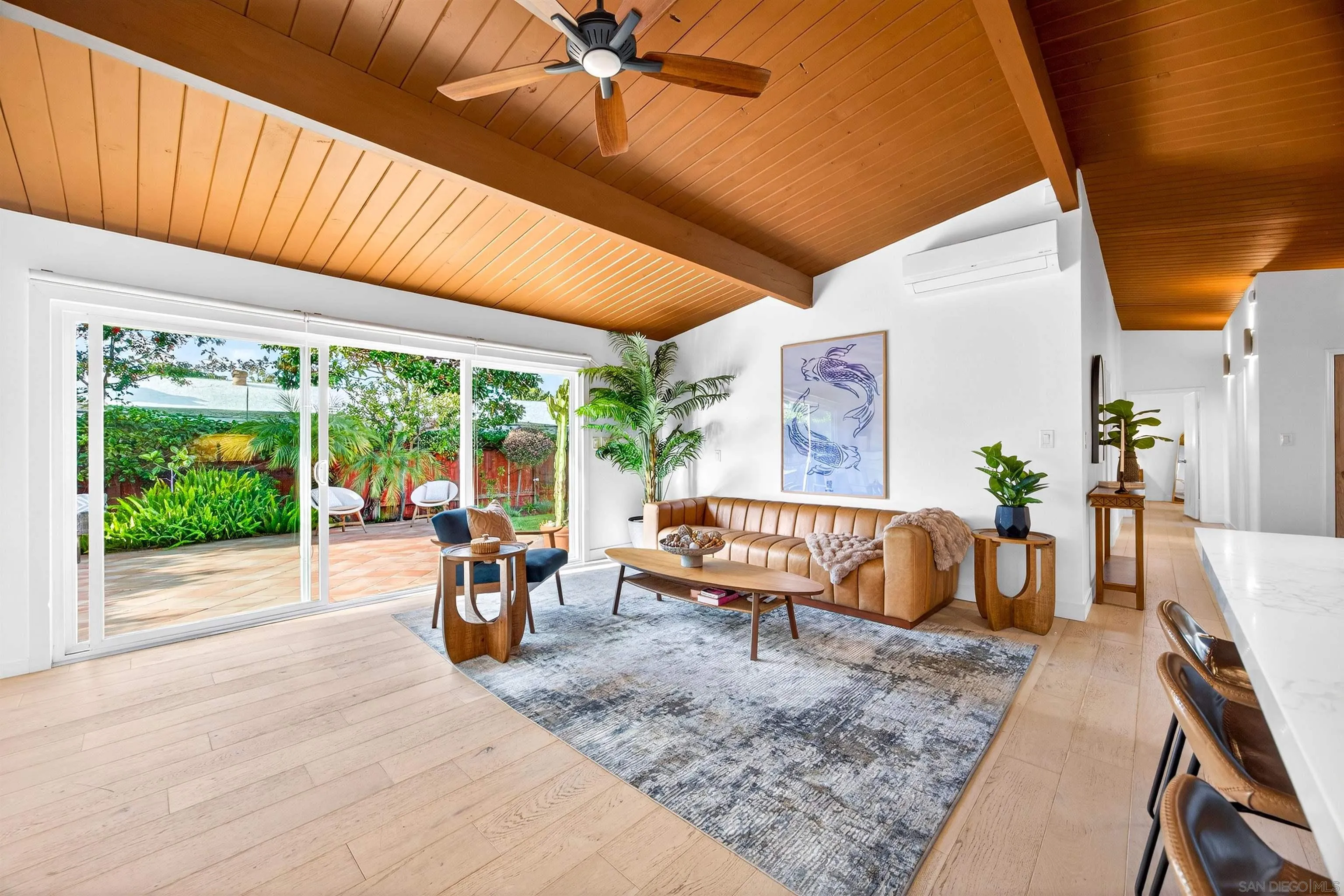 https://cdn.realtyfeed.com/cdn/127/2600905/e69b38f26096406b8581381371d69cce.webp