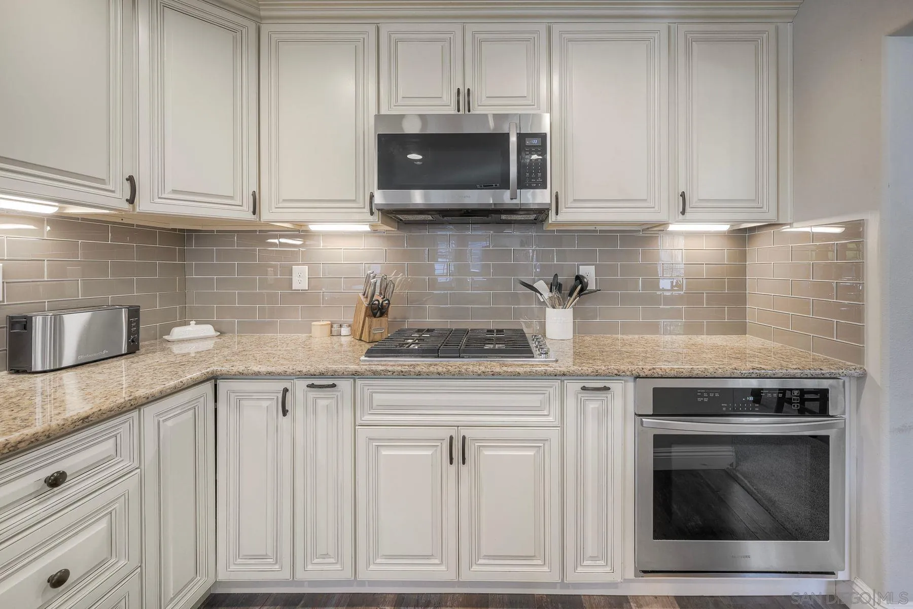 https://cdn.realtyfeed.com/cdn/127/2600912/18f17ceef7282325658c65a5bfb19668.webp