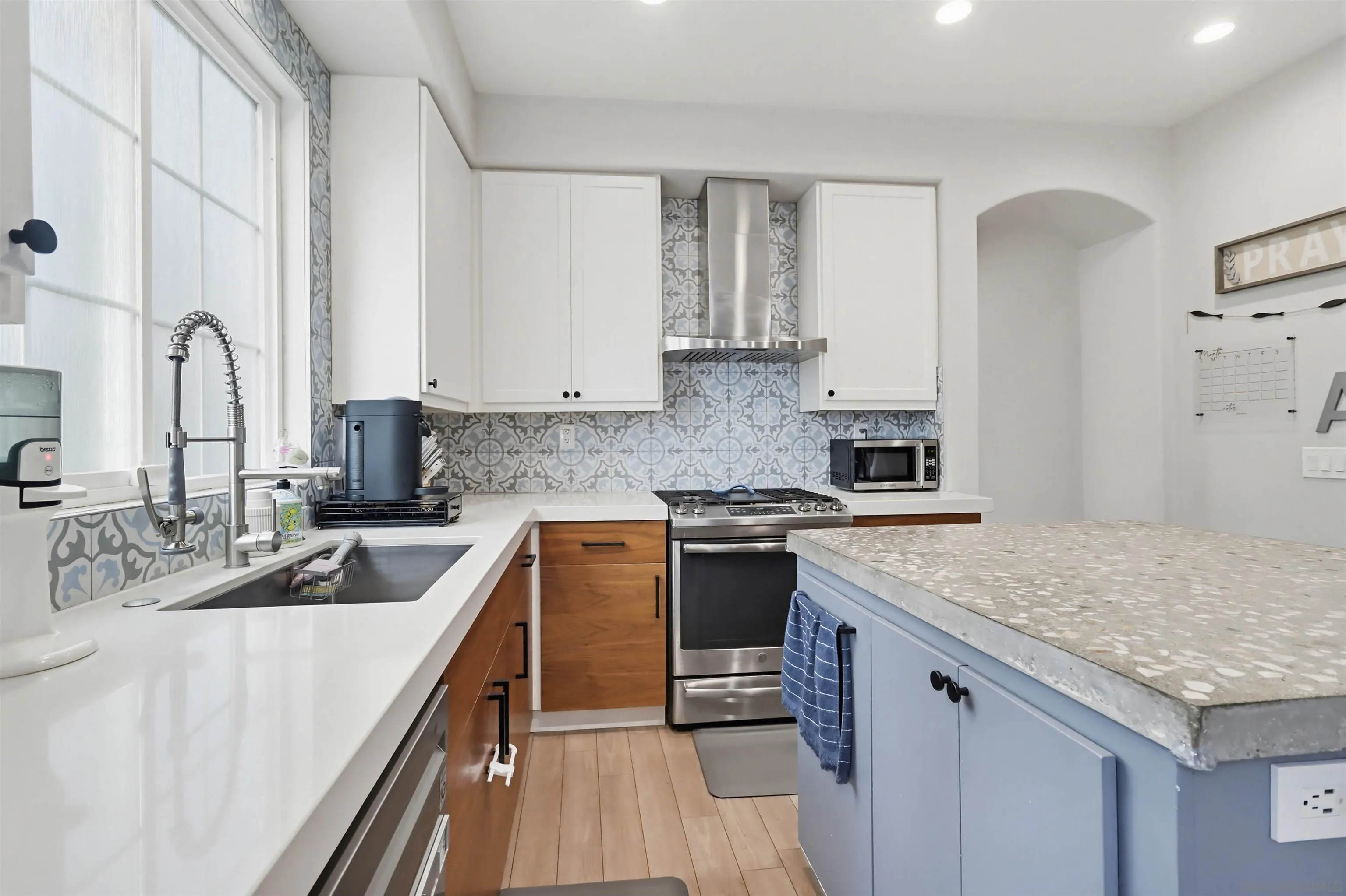 https://cdn.realtyfeed.com/cdn/127/2600915/a58a95f0a3ab71628109495519d94f03.webp